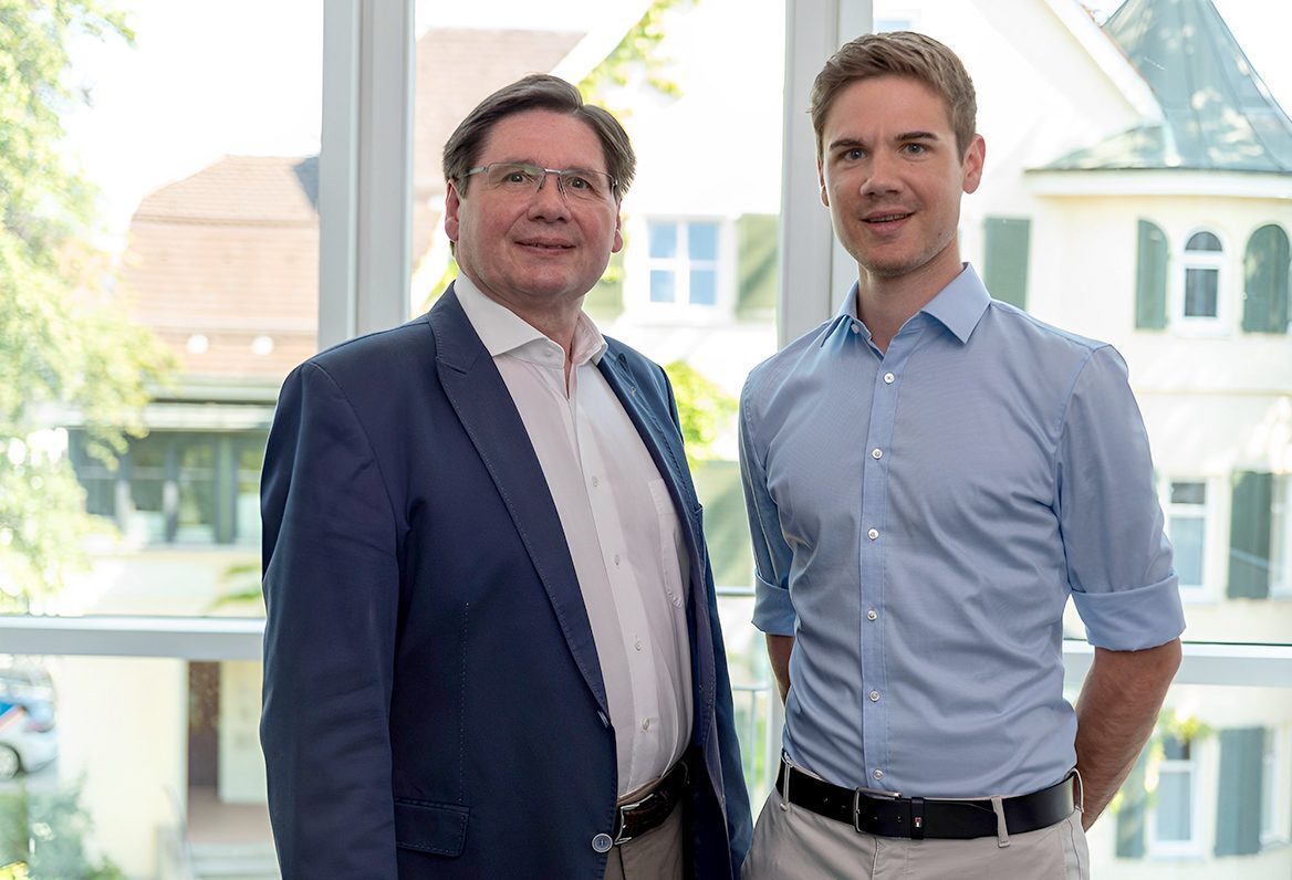 Die Steuerberater Karl-Heinz Mahle und Andreas Mahle sind nun mit ihren Kanzleistandorten Memmingen und Rot an der Rot neue Partner der Kanzlei HLB Augsburg Schwaben. Foto: HLB