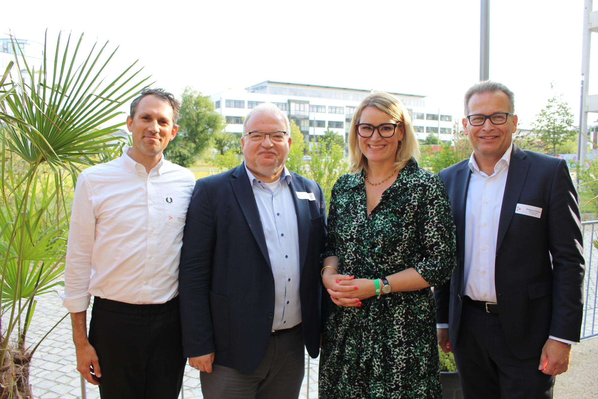 Das Sommerfest des A³ Fördervereins 2024 (von links): Stefan Schleifer, Leiter &amp; Prokurist swa KreativWerk GmbH, Andres Thiel, Geschäftsführer Regio Augsburg Wirtschaft GmbH, Augsburgs Oberbürgermeisterin Eva Weber und Wolfgang Tinzmann, 1. Vorsitzender des A³ Fördervereins. Foto: Angelina Märkl / B4BSCHWABEN.de