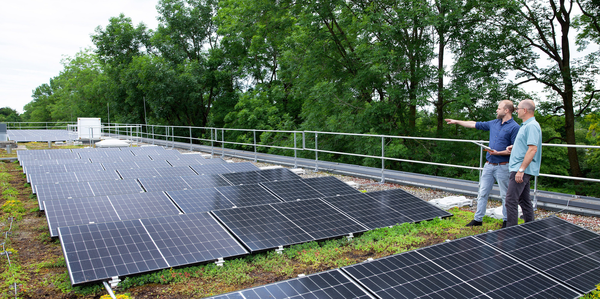 Die neue Photovoltaik-Anlage auf dem Dach der Akademie der Handwerkskammer für Schwaben. Foto: Sascha Schneider, HWK Schwaben
