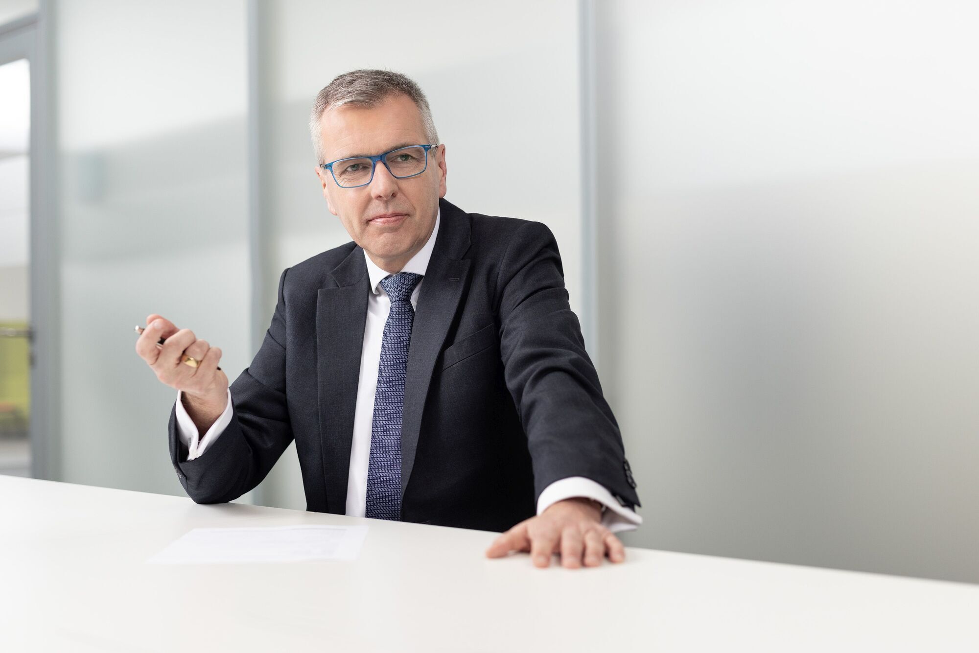 Dr. Holger Klein, Vorstandsvorsitzender der ZF Group, stellt die Halbjahresbilanz vor. Foto: ZF Friedrichshafen