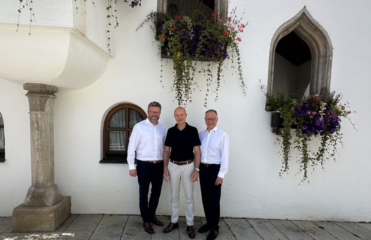 Allgäu GmbH: Stefan Egenter, Geschäftsführer; Oberbürgermeister Thomas Kiechle, Aufsichtsratsvorsitzender; Klaus Fischer, Geschä