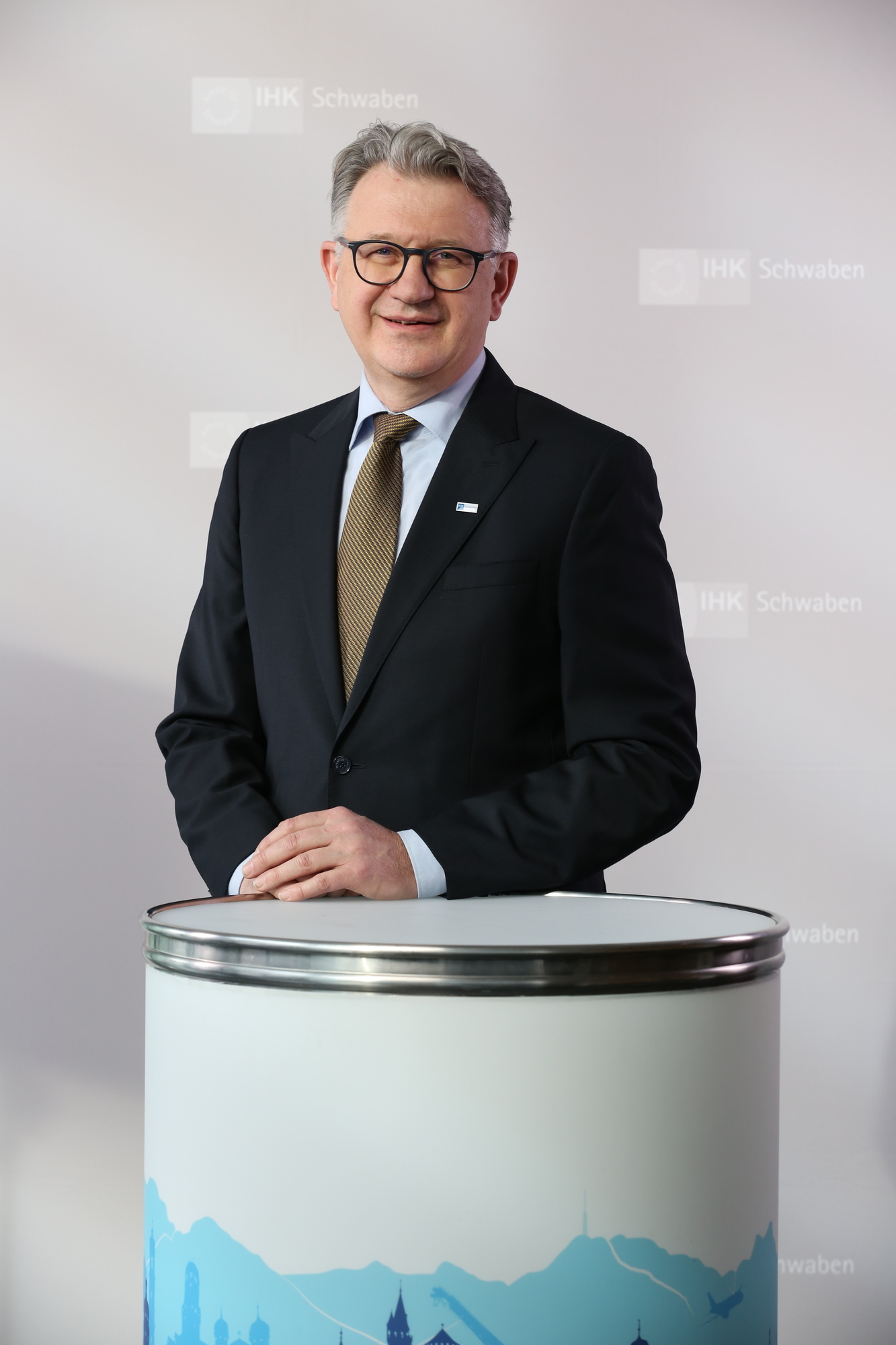 „Die Energiewende trägt mit dazu bei, dass der regionale Wirtschaftsstandort an Attraktivität verliert und Investitionen ins Ausland abwandern“, so Reinhold Braun, Präsident der IHK Schwaben. Foto: IHK Schwaben