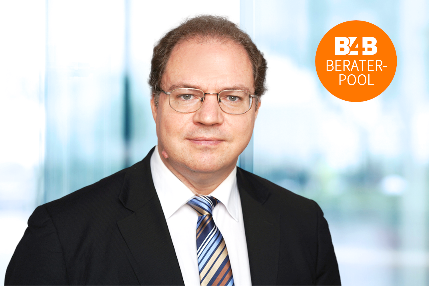 Rechtsanwalt Peter Senski von SONNTAG ist Experte für Miet- und Wohnungseigentumsrecht. Foto: SONNTAG