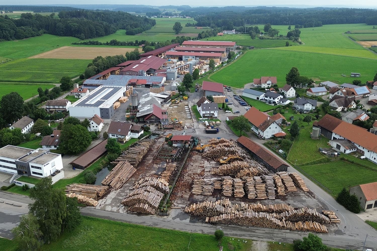 Eine Luftaufnahme des ­Lämmle Hauptwerks in Rot an der Rot – Zell. Foto: Lämmle