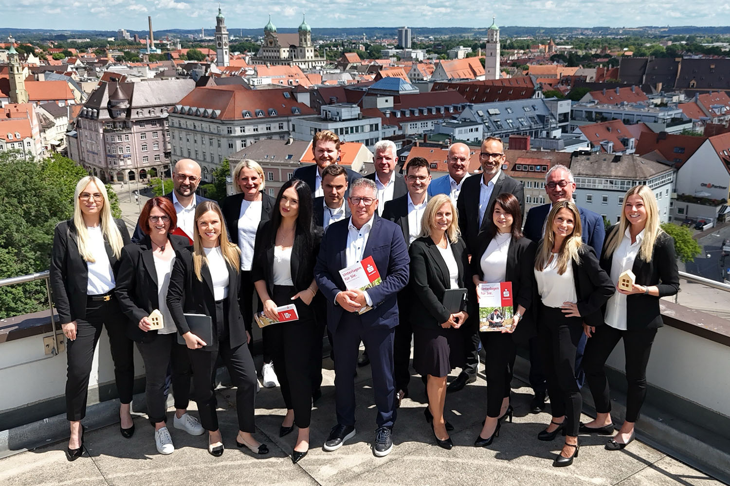 Das Team der Immobilienabteilung der Stadtsparkasse Augsburg. Foto: SSKA