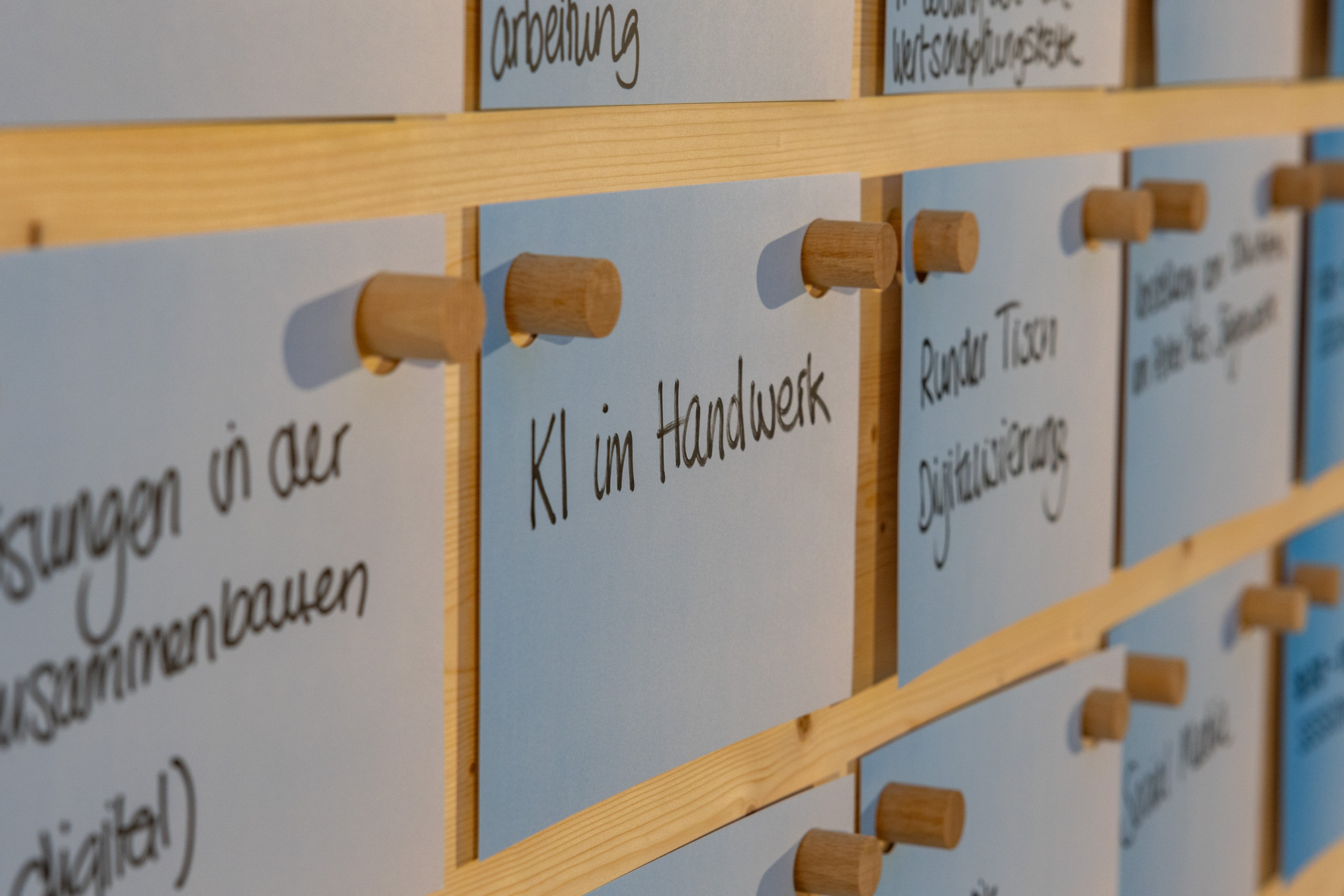 Ob und wie KI im Handwerk verwendet werden kann, wurde beim Inno4wood Barcamp erörtert. Foto: Michael Schielke