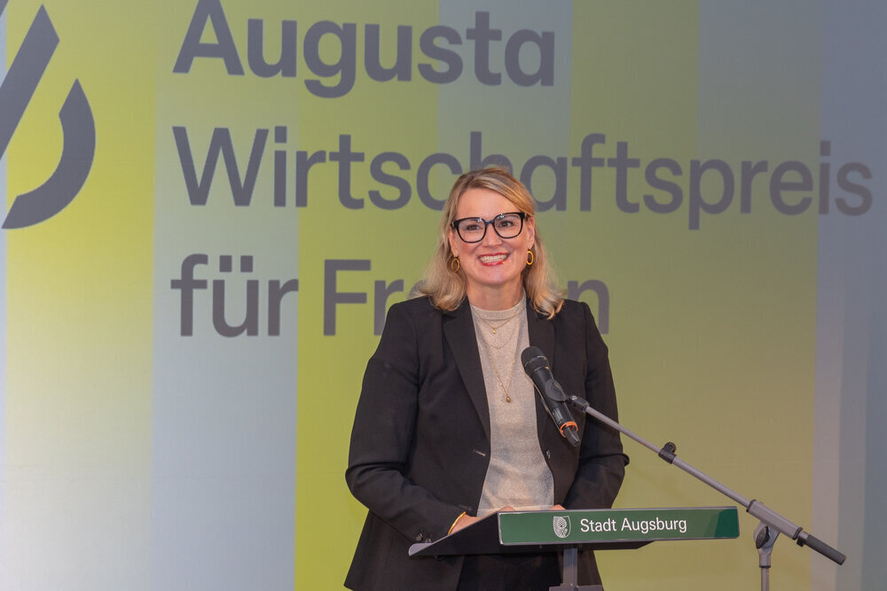 Augsburgs Oberbürgermeisterin Eva Weber ist die Initiatorin des Augusta – Wirtschaftspreises für Frauen. Foto: Peter Fastl/Stadt Augsburg