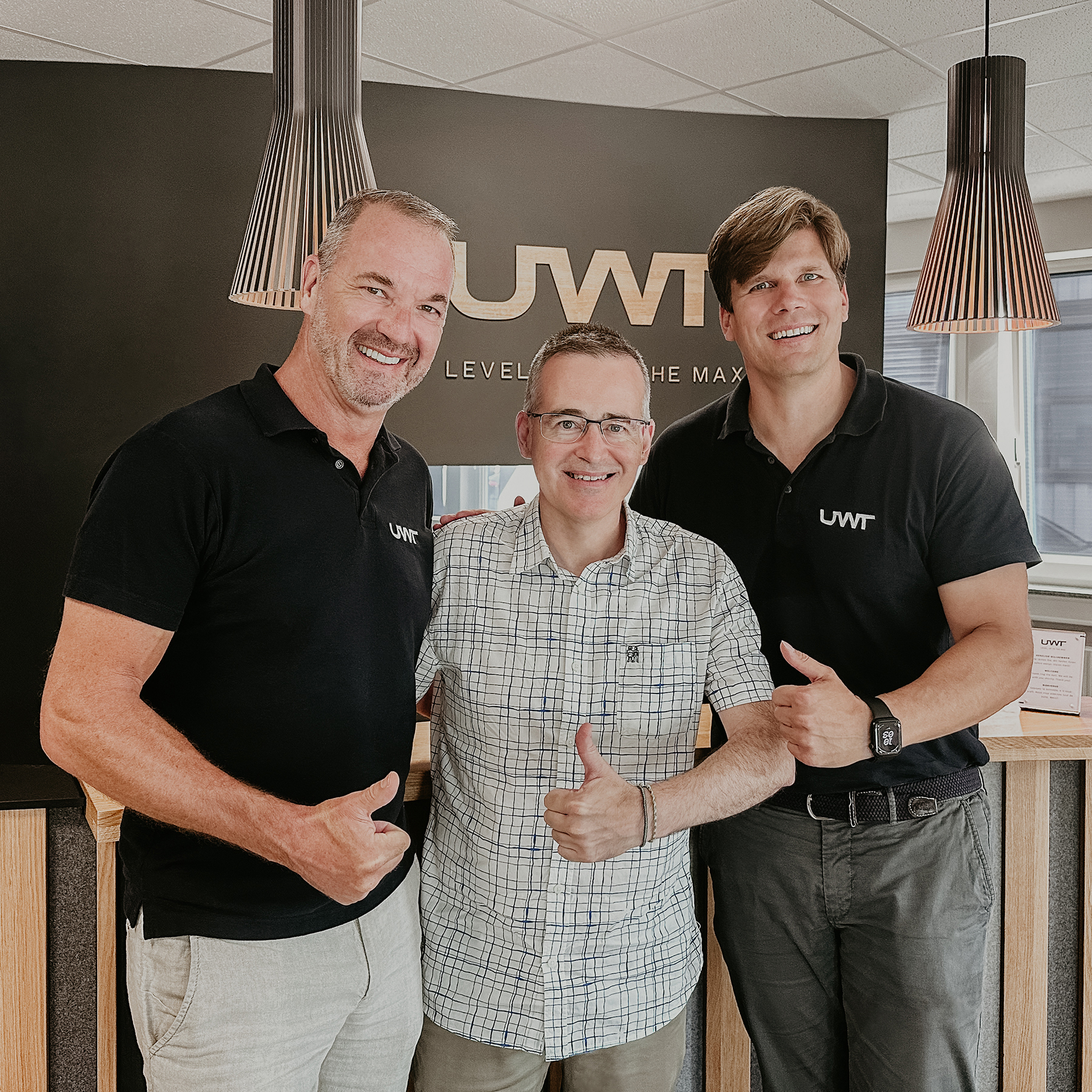 Von links: Uwe Niekrawietz - Geschäftsführer UWT GmbH, Joaquim Méndez - Niederlassungsleiter UWT Spanien, Markus Schalk - Geschäftsführer UWT GmbH. Foto: UWT GmbH