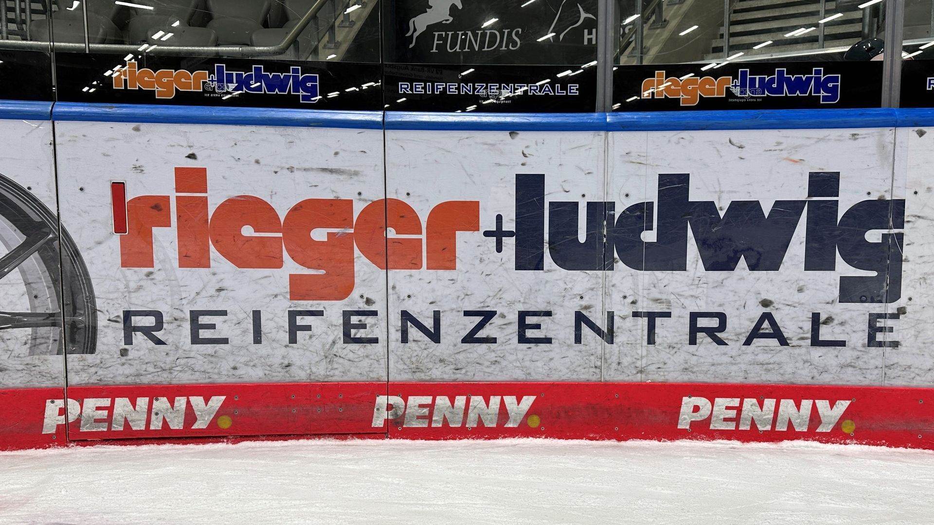 Rieger + Ludwig ist auch in dieser Saison Top-Partner der Panther. Foto: Augsburger Panther