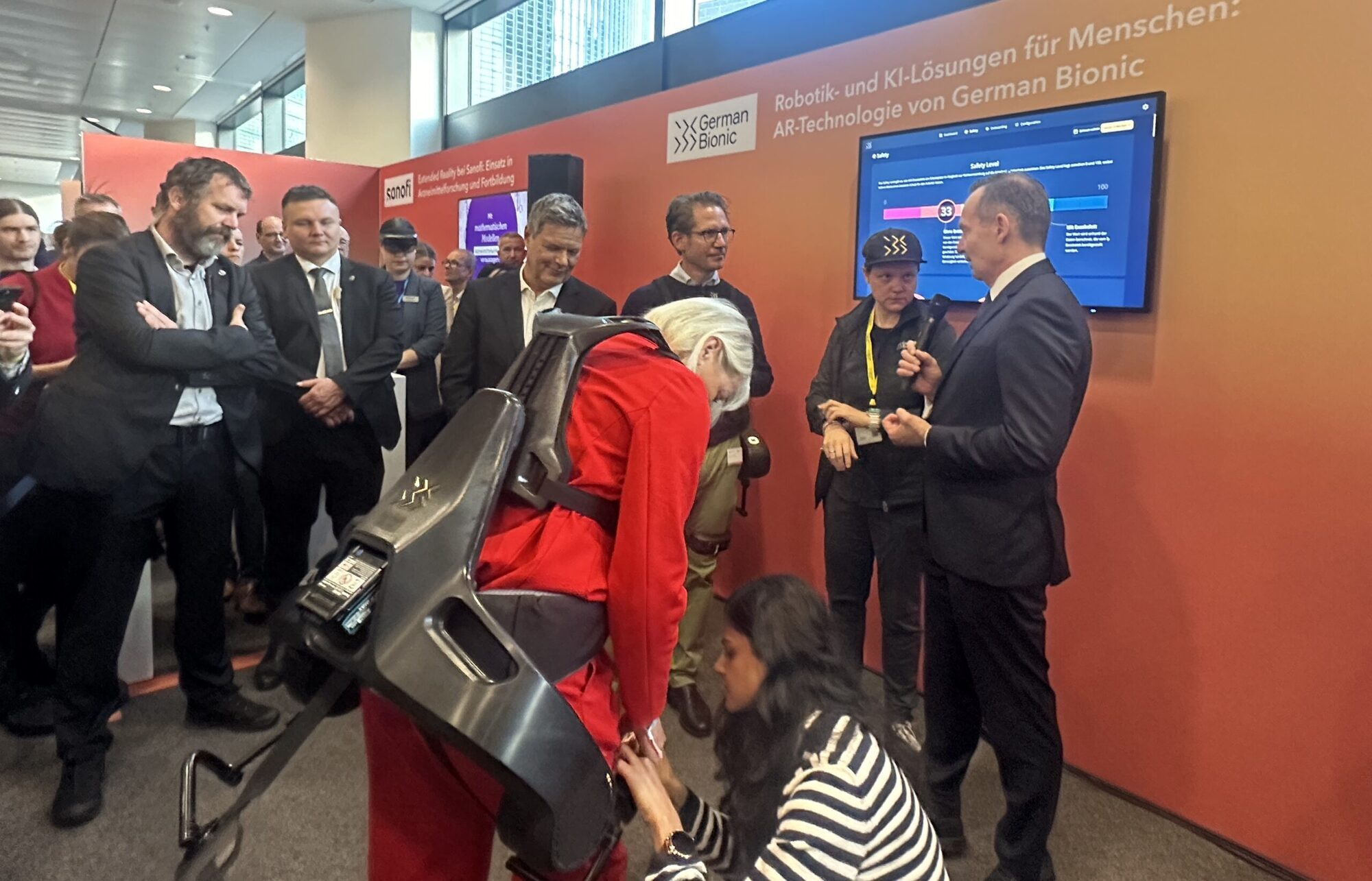 German Bionic präsentierte im Rahmen des „Markt der Digitalen Möglichkeiten“ sein robotisches Exoskelett Apogee für Industrie un