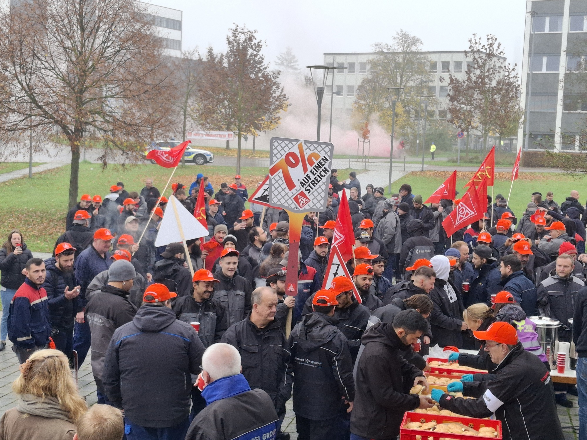 Weitere Streiks fanden bereits in der Region statt; auch bei SGL Carbon wurde die Arbeit niedergelegt. Foto: IG Metall Geschäftsstelle Augsburg