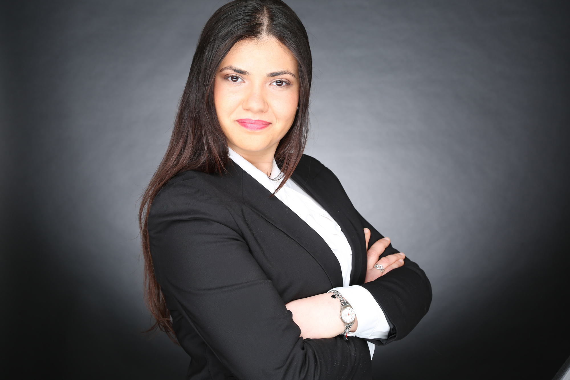 Marwa Klink, Ingenieurin bei MT Aerospace in Augsburg, wurde mit dem Augusta Wirtschaftspreis für Frauen als Newcomerin des Jahres ausgezeichnet. Foto: PicturePeople Fotostudio Stuttgart-Milaneo