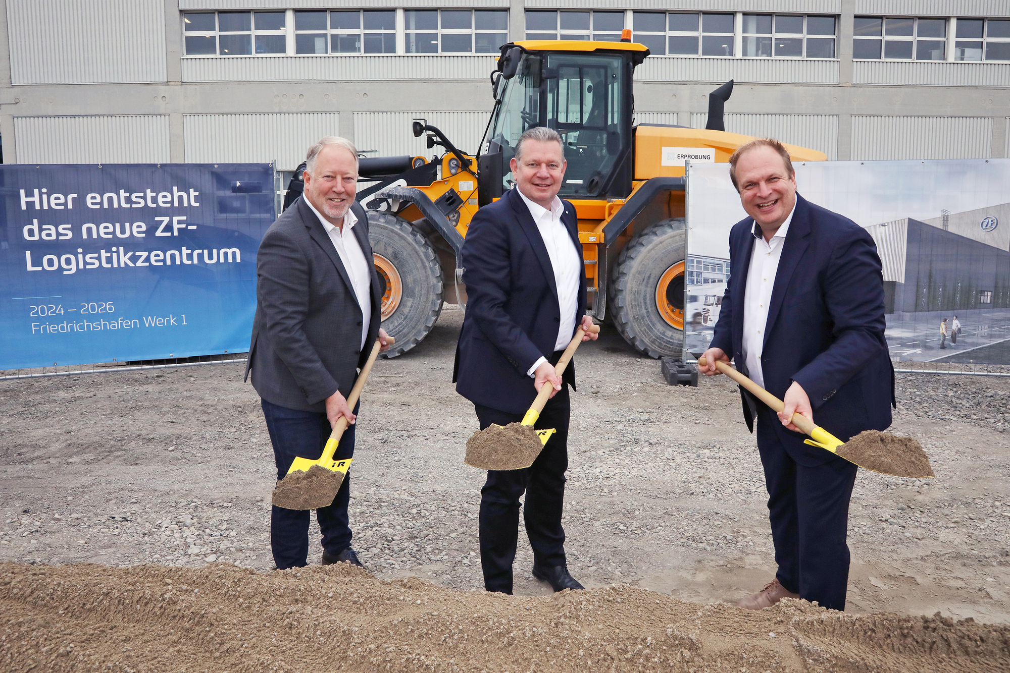 Baubeginn des neuen ZF-Logistikzentrums in Friedrichshafen mit feierlichem Spatenstich durch (von rechts) Dr. Jochen Witzig, Sta
