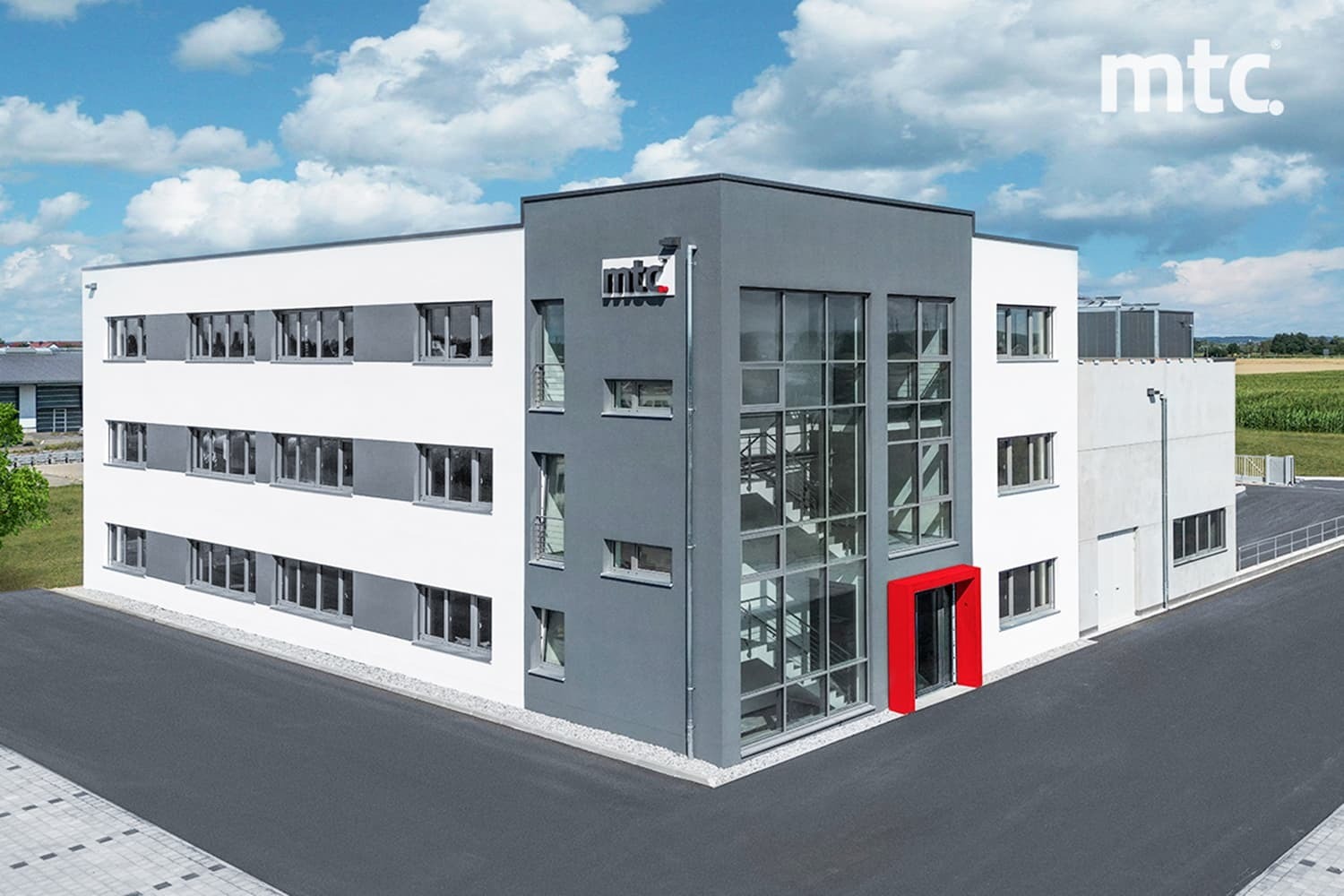 2023 konnte MTC das neue Verwaltungs- und Logistikgebäude beziehen. Foto: Krätz-Bau