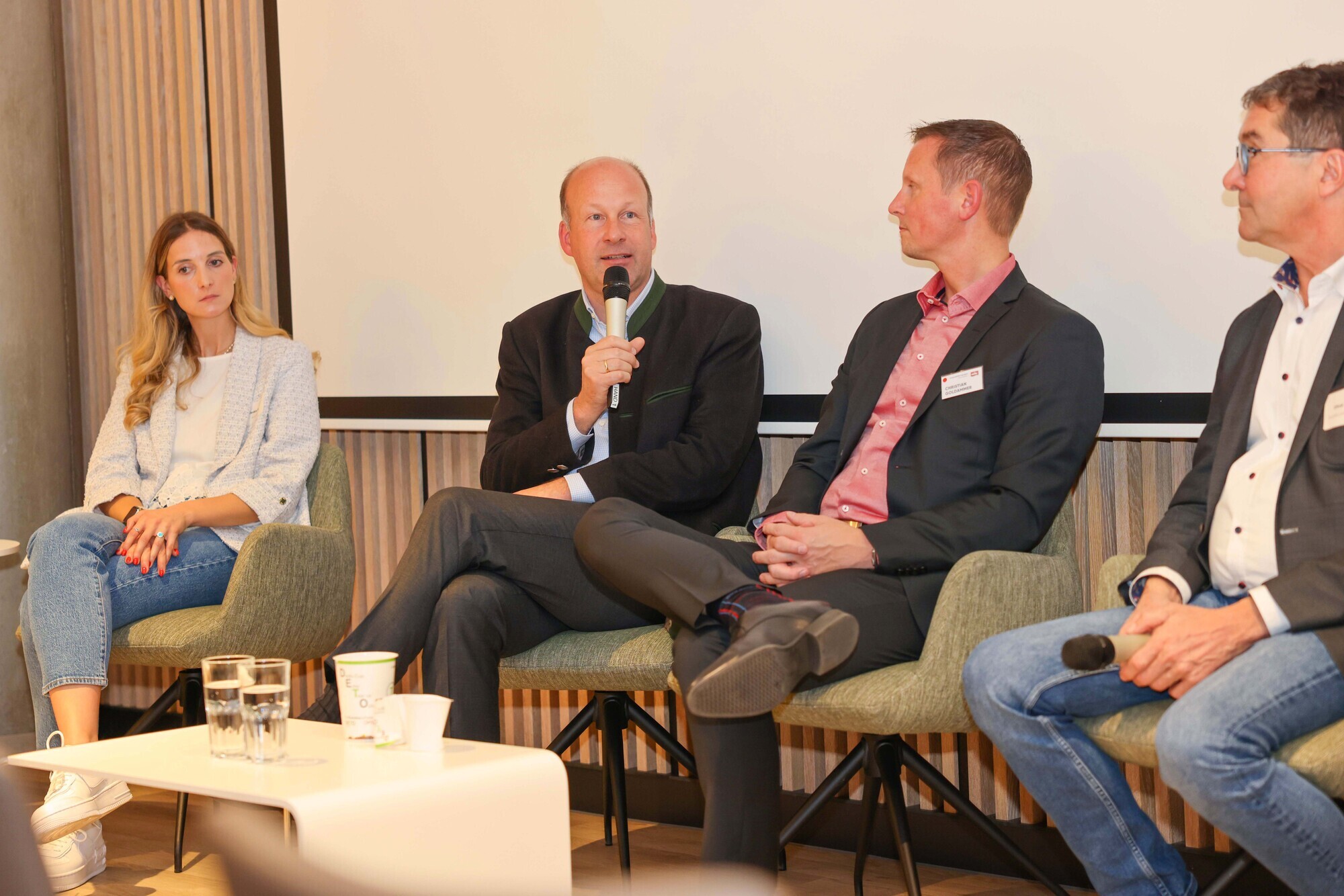 Beim großen Unternehmerabend des Landkreises Augsburg ging es dieses Jahr um Trends und Innovationen im Bereich Logistik. Foto: Carola Kirasic