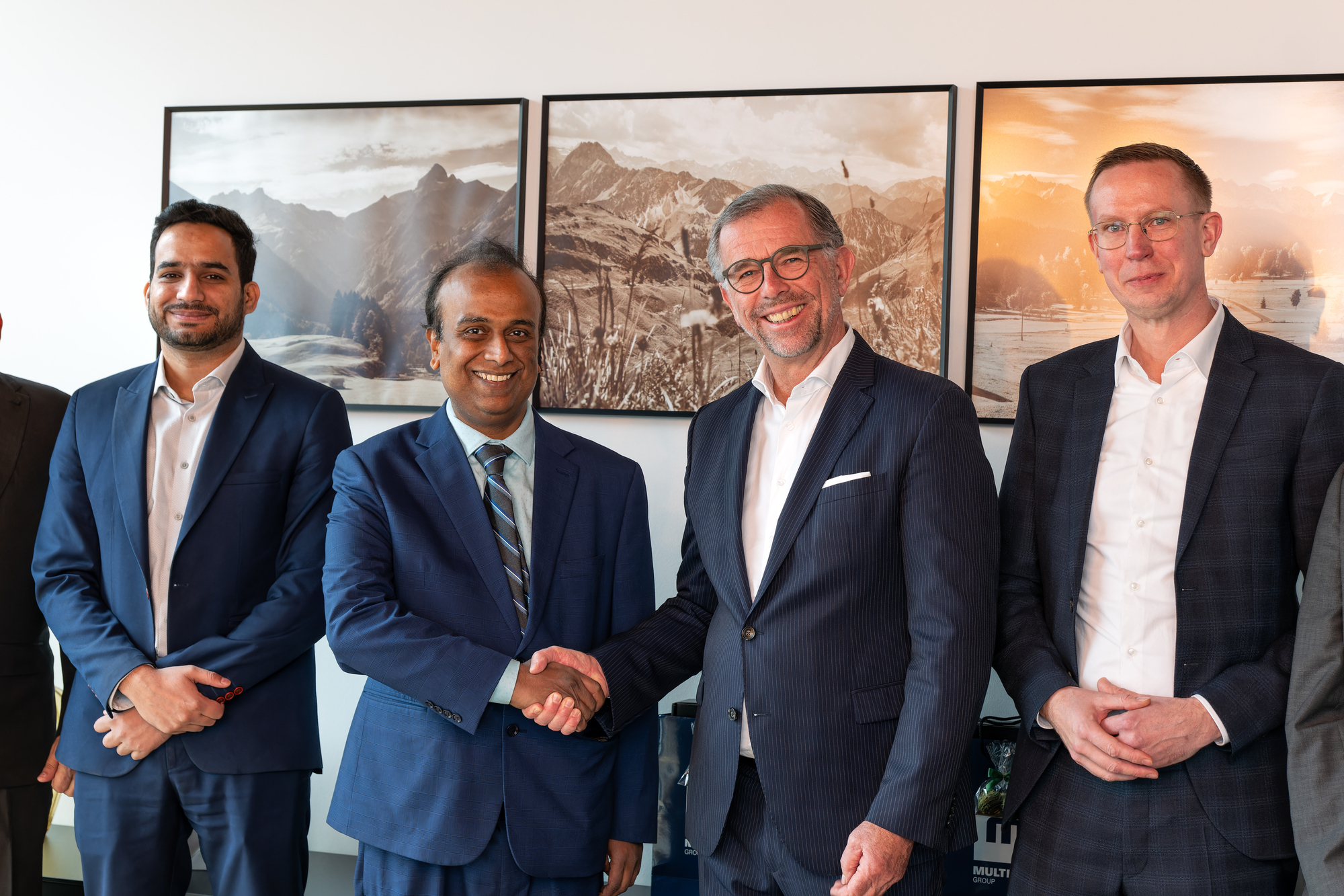 Die Multivac Group begrüßt die indische Delegation am Firmenhauptsitz in Wolfertschwenden.