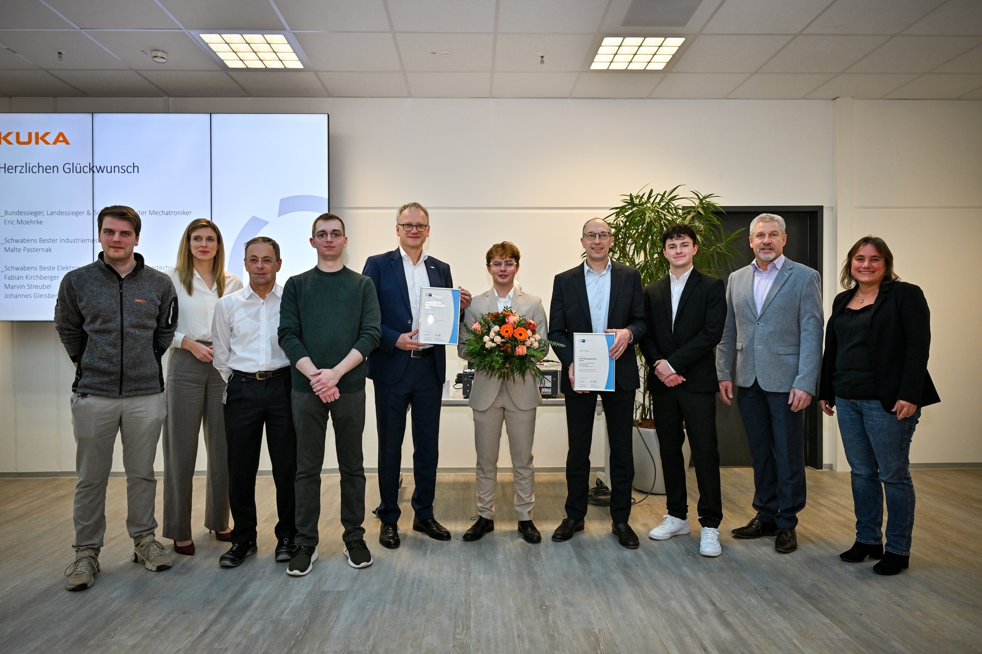 Eric Moehrke (Schwabens bester Elektrotechniker für Automatisierungstechnik), Sabine Brandl (Chief People Officer KUKA Group)