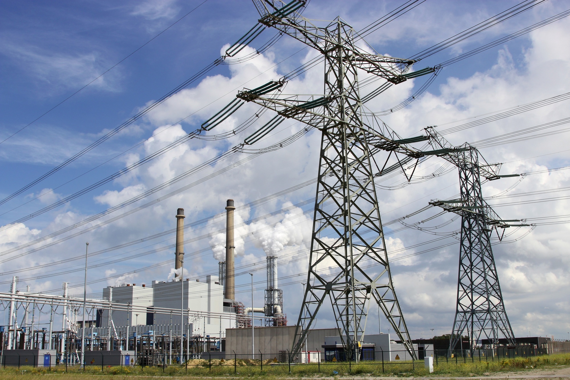 Symbolbild eines Kohlekraftwerks. Laut den IHKs der Region muss bezüglich der Energieversorgung noch viel passieren.