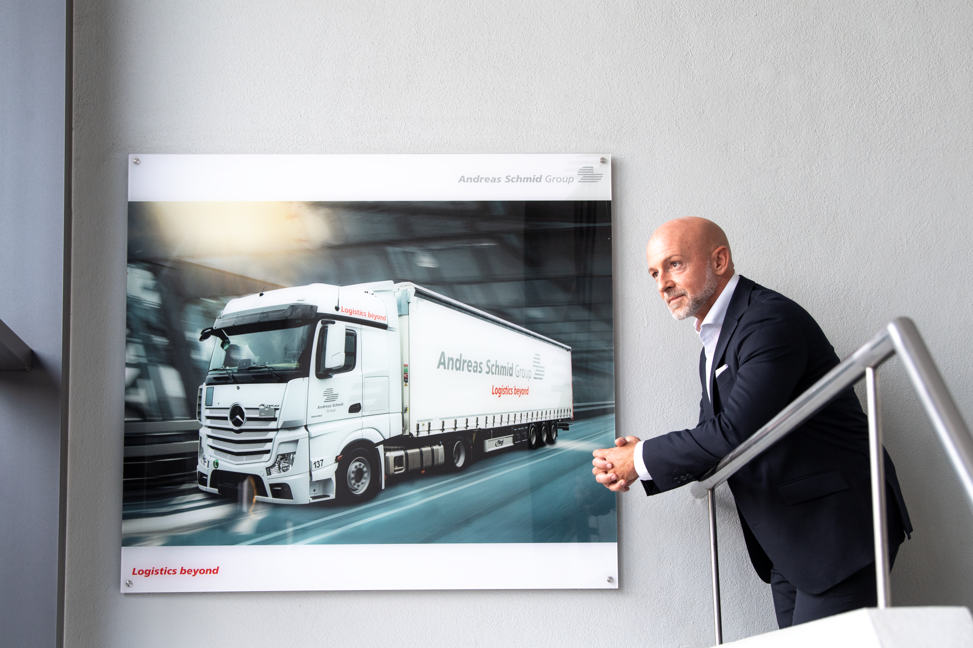 Der CEO der Andreas Schmid Group, Alessandro Cacciola, hat klare Forderungen an die neue Bundesregierung. Das Ziel: Die Wirtschaft in Bayerisch-Schwaben und die Logistikbranche stärken. Foto: Daniel Biskup