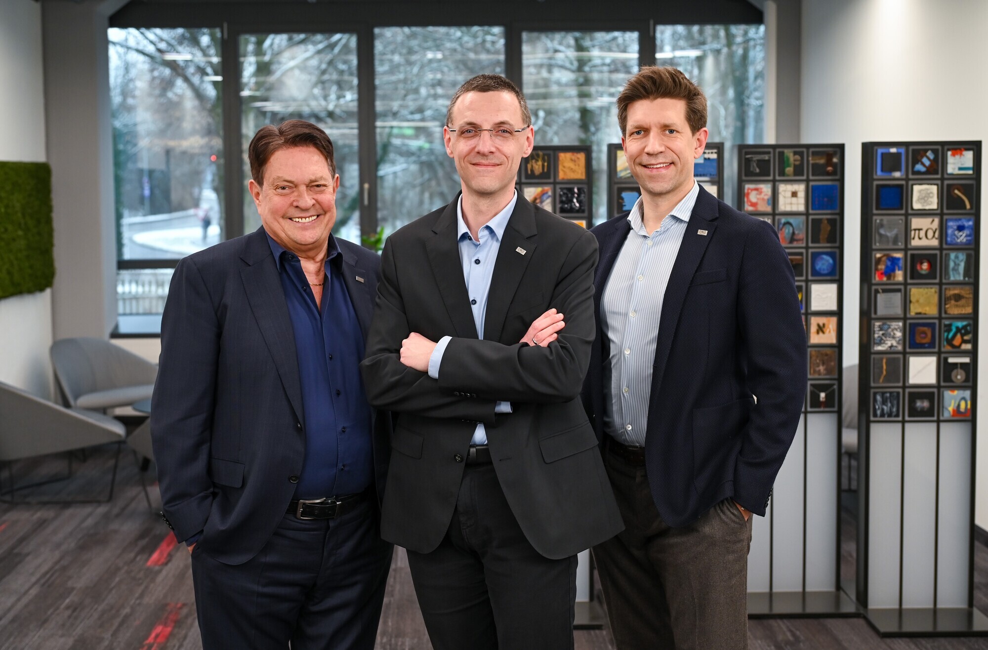 Soloplan GmbH erweitert die Geschäftsführung. Von links nach rechts:  CEO Wolfgang Heidl, CEO Customer Solutions Maik Fischer, CEO International Fabian Heidl. Foto: Simone Jantsch