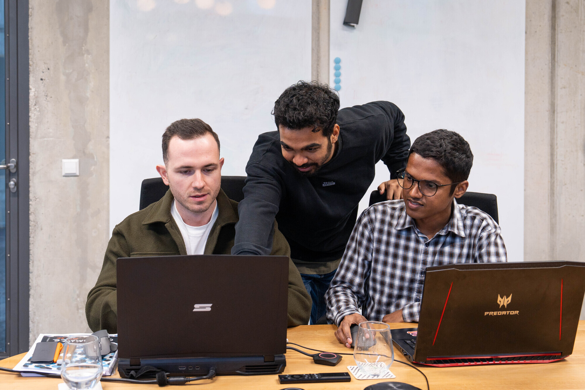 Emre Özdemir, Mohammad Anees Raza, Abhishek Arun Savakar von Campus Ready