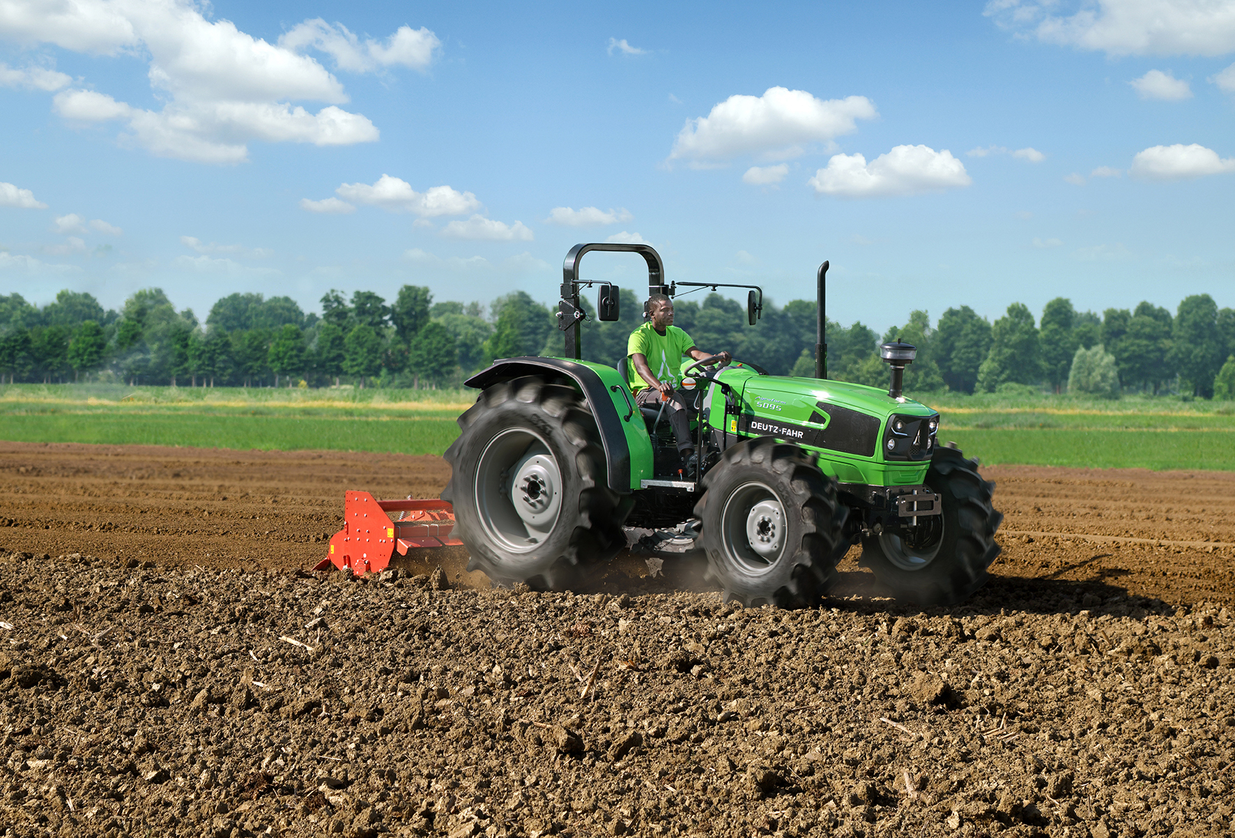 Ein SDF-Traktor auf einem Acker
