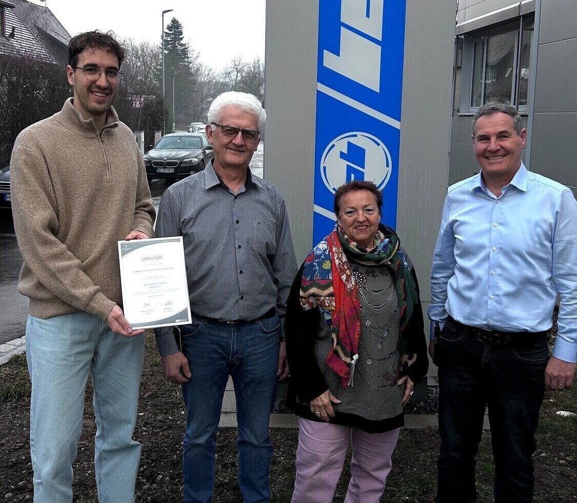 Vetreter der Berger Gruppe mit der Auszeichnung „Gesunder Arbeitgeber".