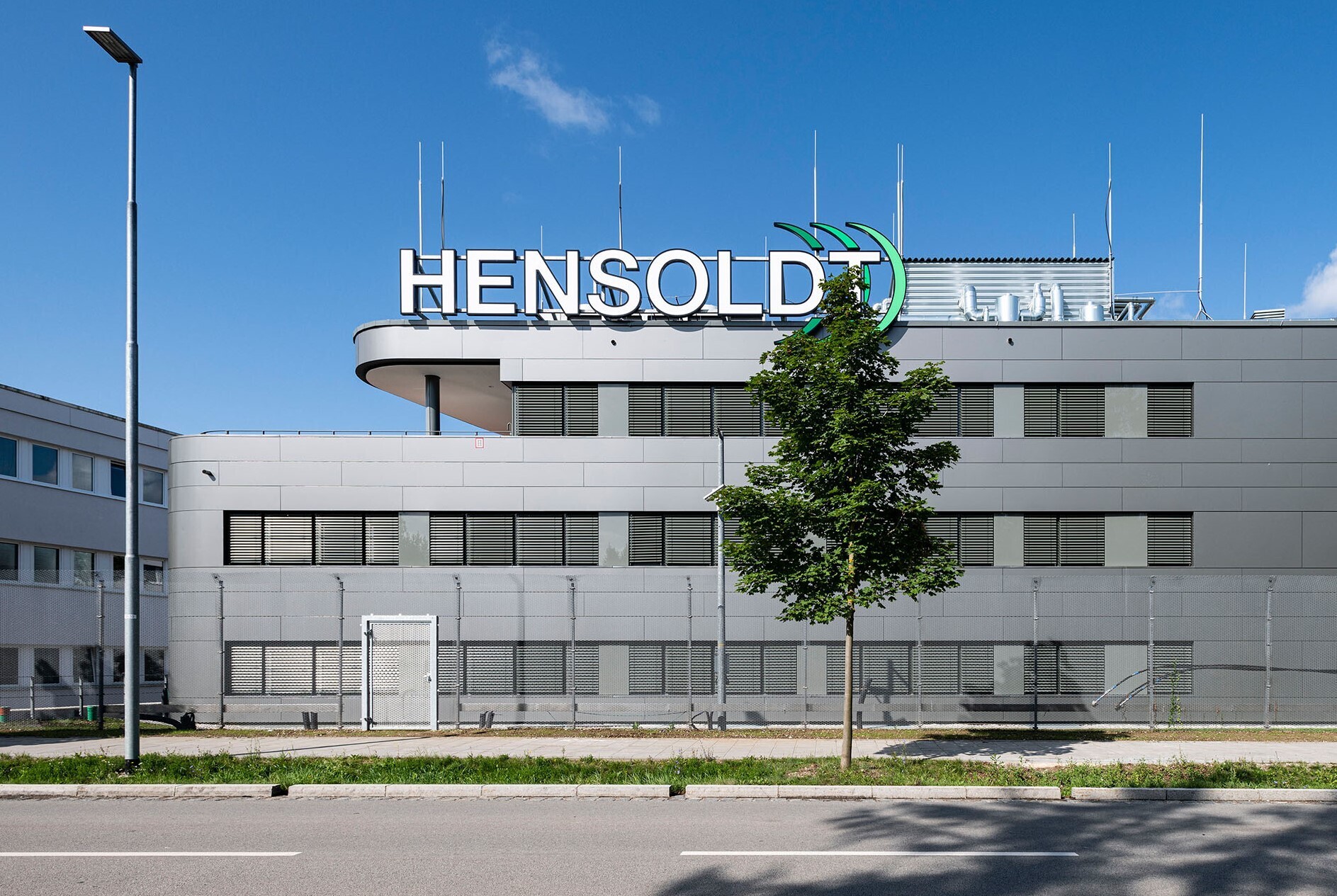 Symbolbild. Die Hensoldt Zentrale in Taufkirchen. Foto: Hensoldt