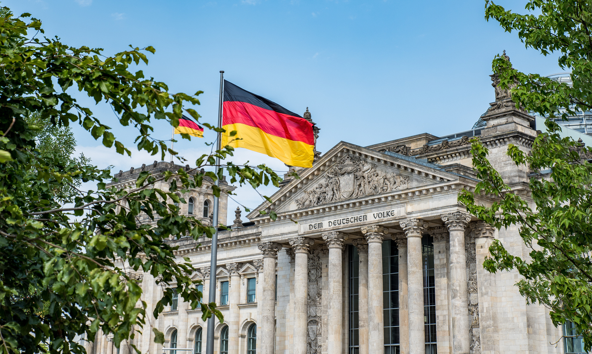 Symbolbild. Die bayerisch-schwäbische Wirtschaft reagiert auf den Koalitionsvertrag der neuen Bundesregierung. Bild: stock.adobe.com / Halo Creativ