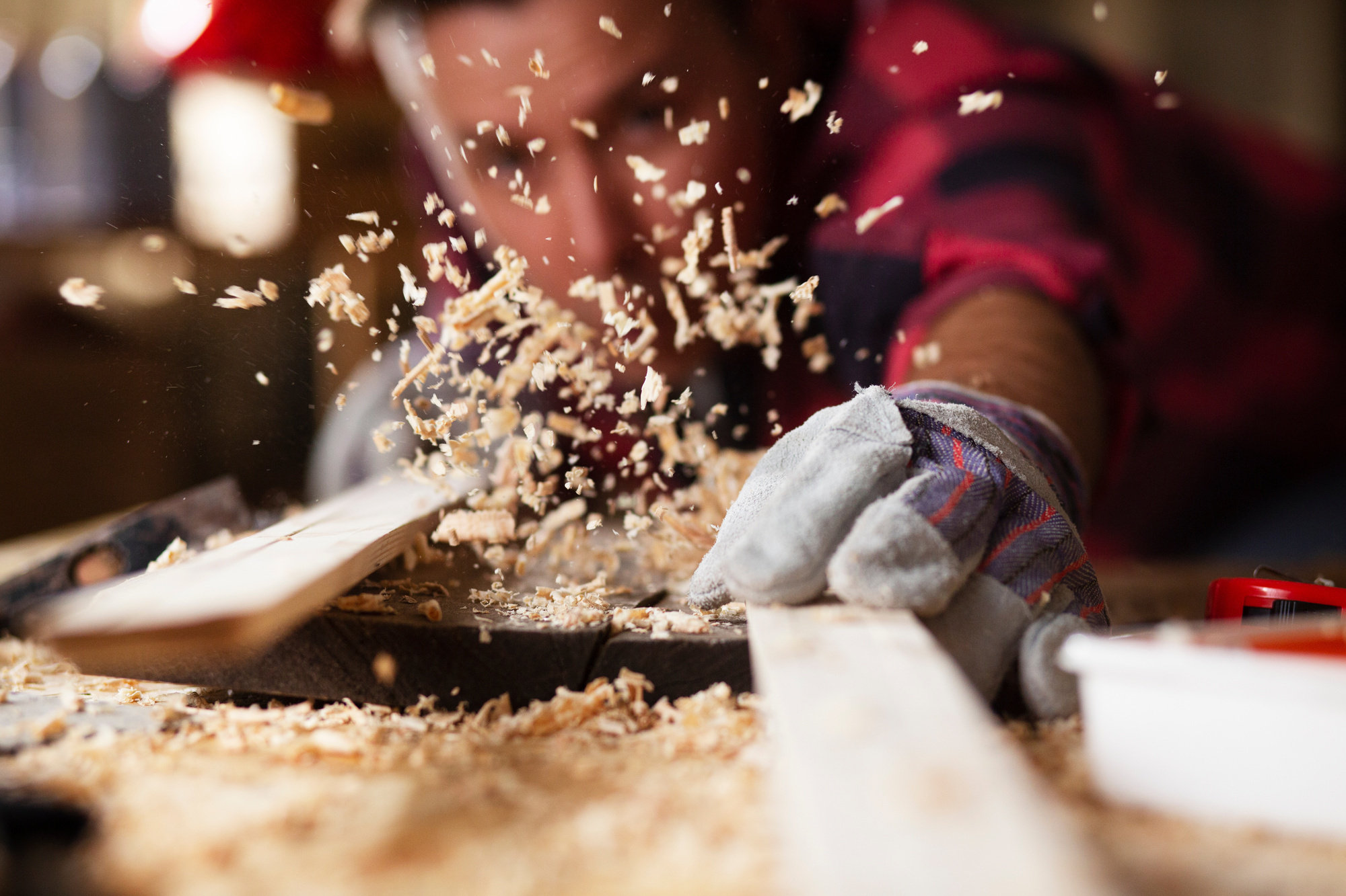 Laut der Konjunkturumfrage der Handwerkskammer Schwaben verbessert sich die Situation vieler Handwerksbetriebe. Foto: Adobe Stock/ JustLife
