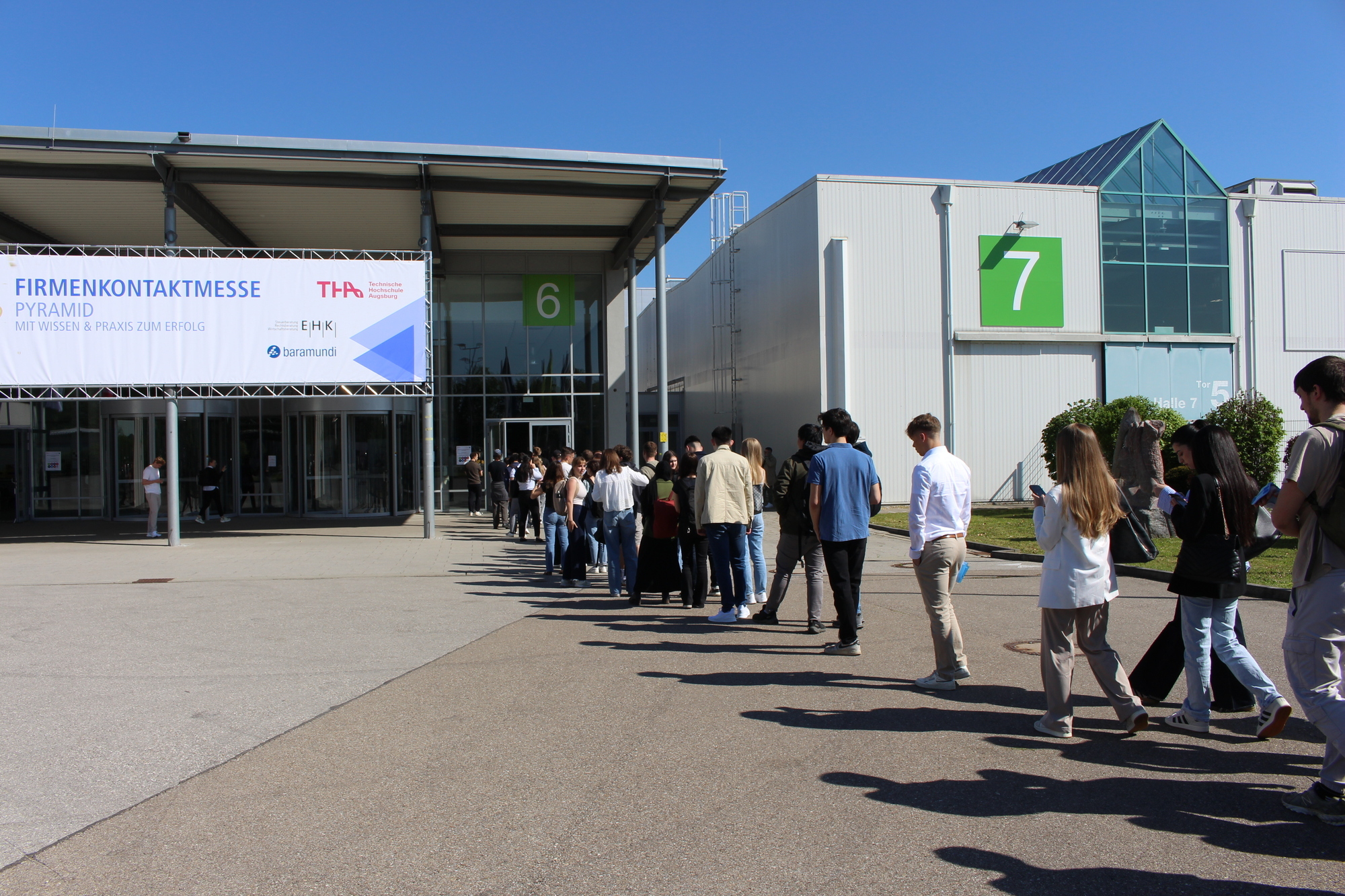 Zur Pyramid 2025 sind 230 Unternehmen und rund 4.000 Studierende gekommen. Foto: B4B/ Katharina Seeburger