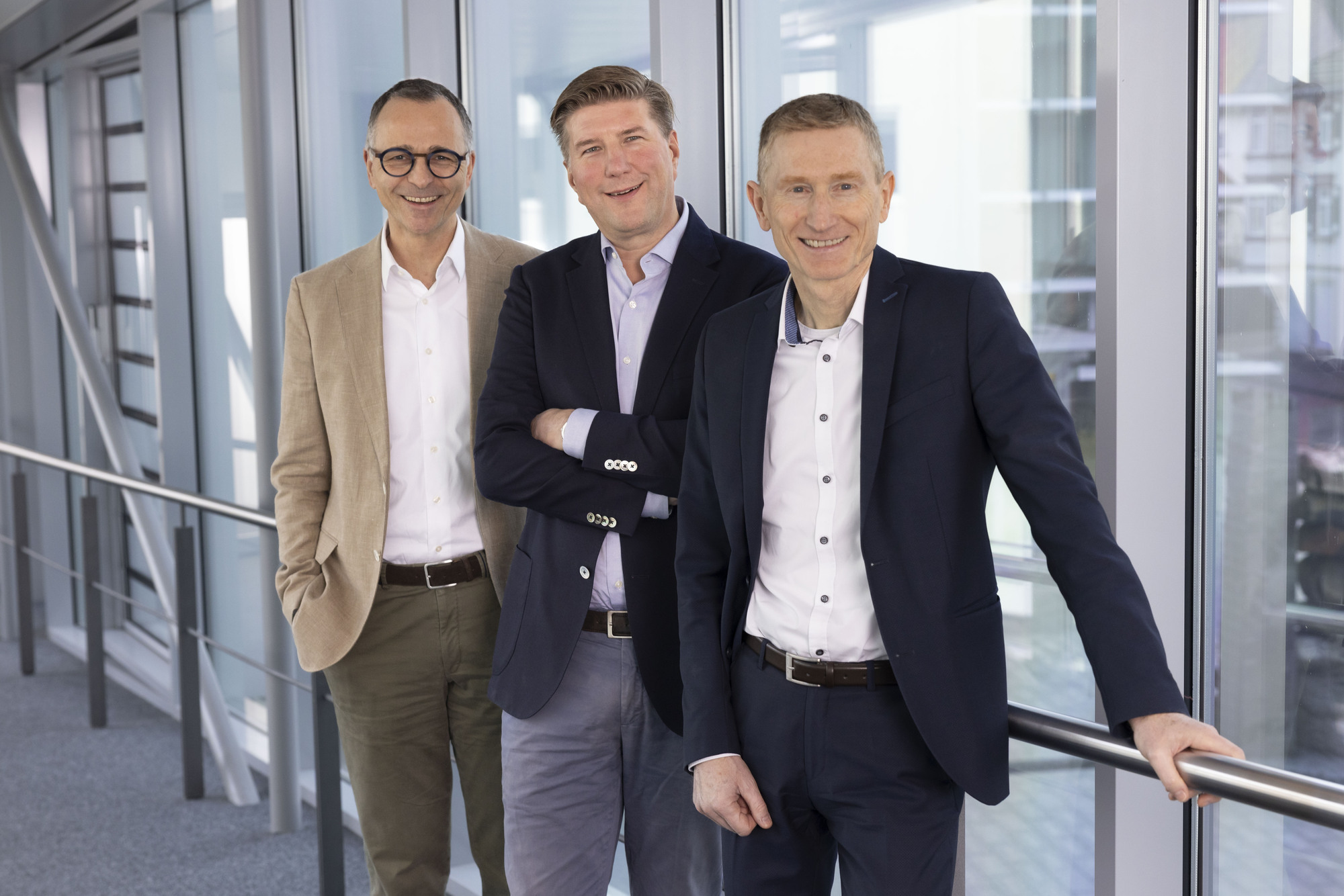 Der Vorstand der Hochland SE Josef Stitzl (COO), Sebastian Schaeffer (CEO) und Hubert Staub (CFO) (v.l.n.r) geben Auskunft über