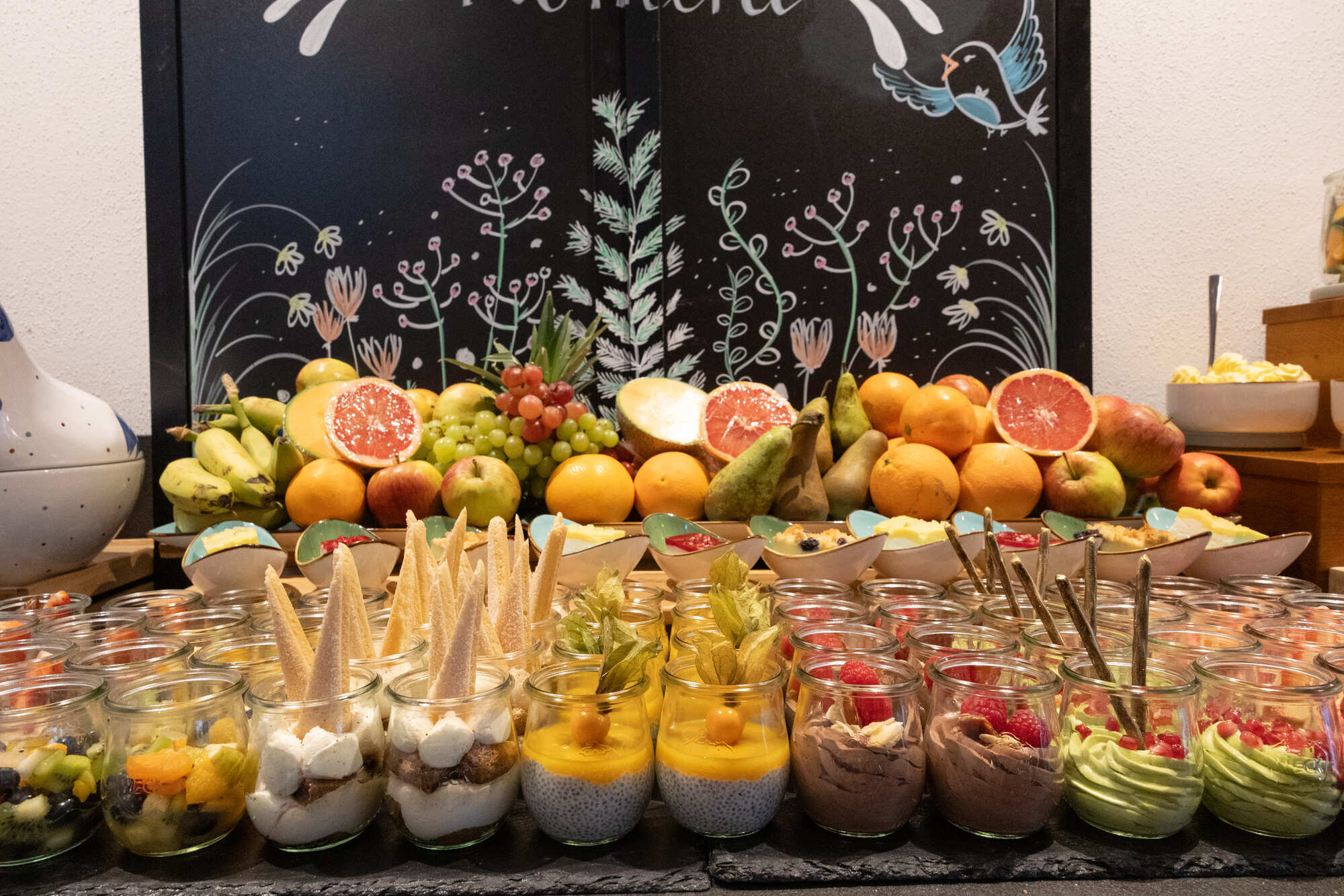 Das Frühstücksbuffet im Hotel &amp; Restaurant Schlosserwirt in Mering lädt zum Genießen ein. Foto: Schlosserwirt