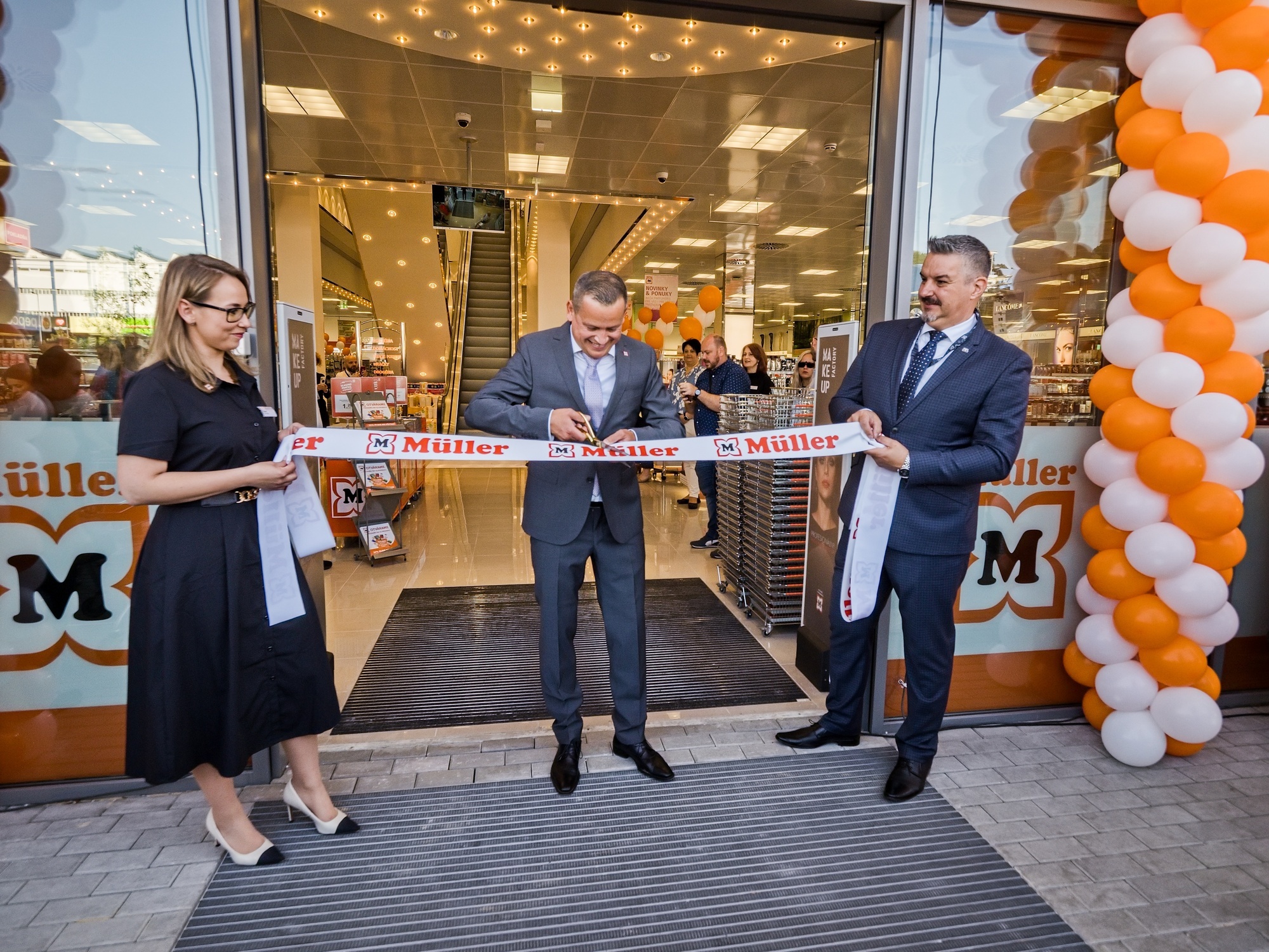 Müller expandiert in die Slowakei. Die erste Filiale wurde Mitte Juni im westslowakischen Trenčín eröffnet.