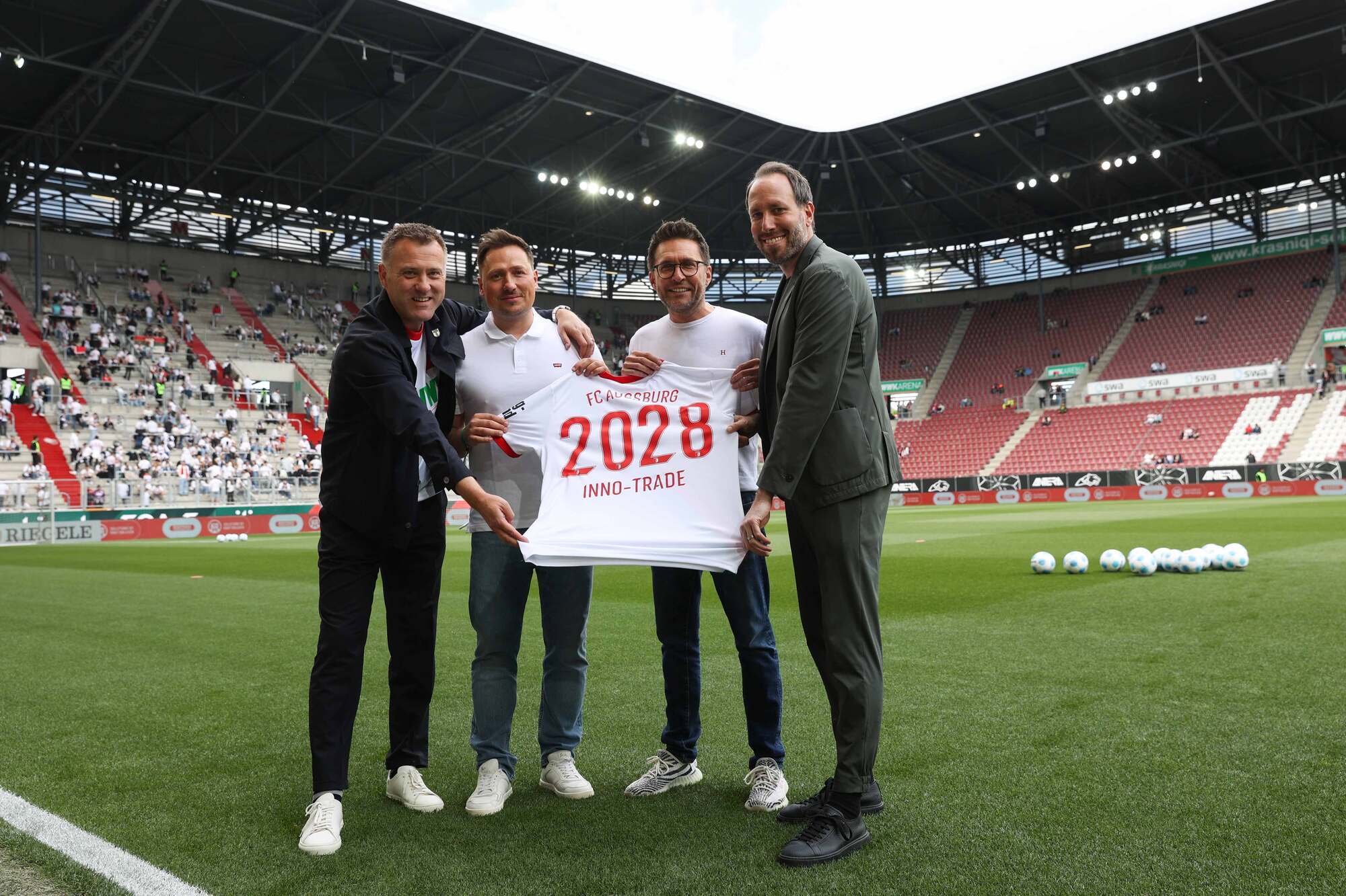 Pierre Lemmermeyer (Mitglied der Geschäftsleitung FCA), Muhamet Buteli (Geschäftsführer Inno-Trade GmbH), Thomas Glenk (Geschäft