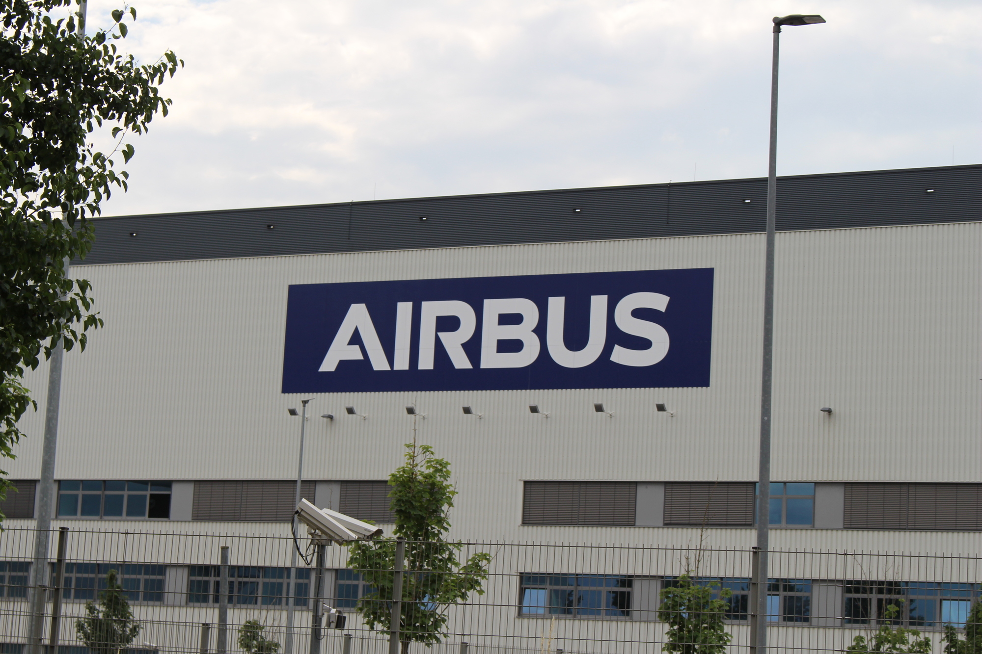 Aus Premium Aerotec wird Airbus. Hier das Augsburger Werk nahe der WWK-Arena. Foto: B4BSCHWABEN.de