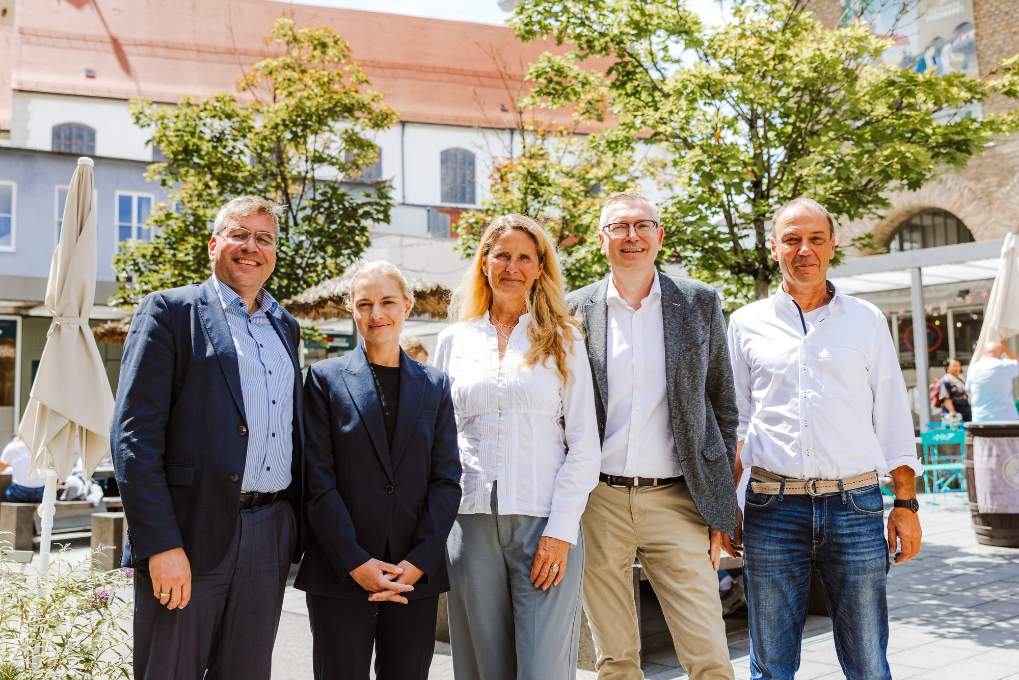 Ziehen gemeinsam an einem Strang: Wirtschafts- und Marktreferent Wolfgang Hübschle, Constanze Moritz, Cornelia Böhm, Ekkehard Schmölz von Augsburg Marketing und Marktamtsleiter Wolfang Färber. Foto: Martin Augsburger