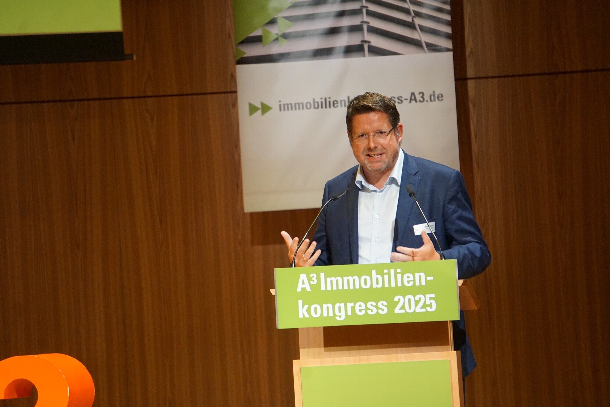 Stephan Stracke, Mitglied des Bundestags, spricht auf dem A³ Immobilienkongress