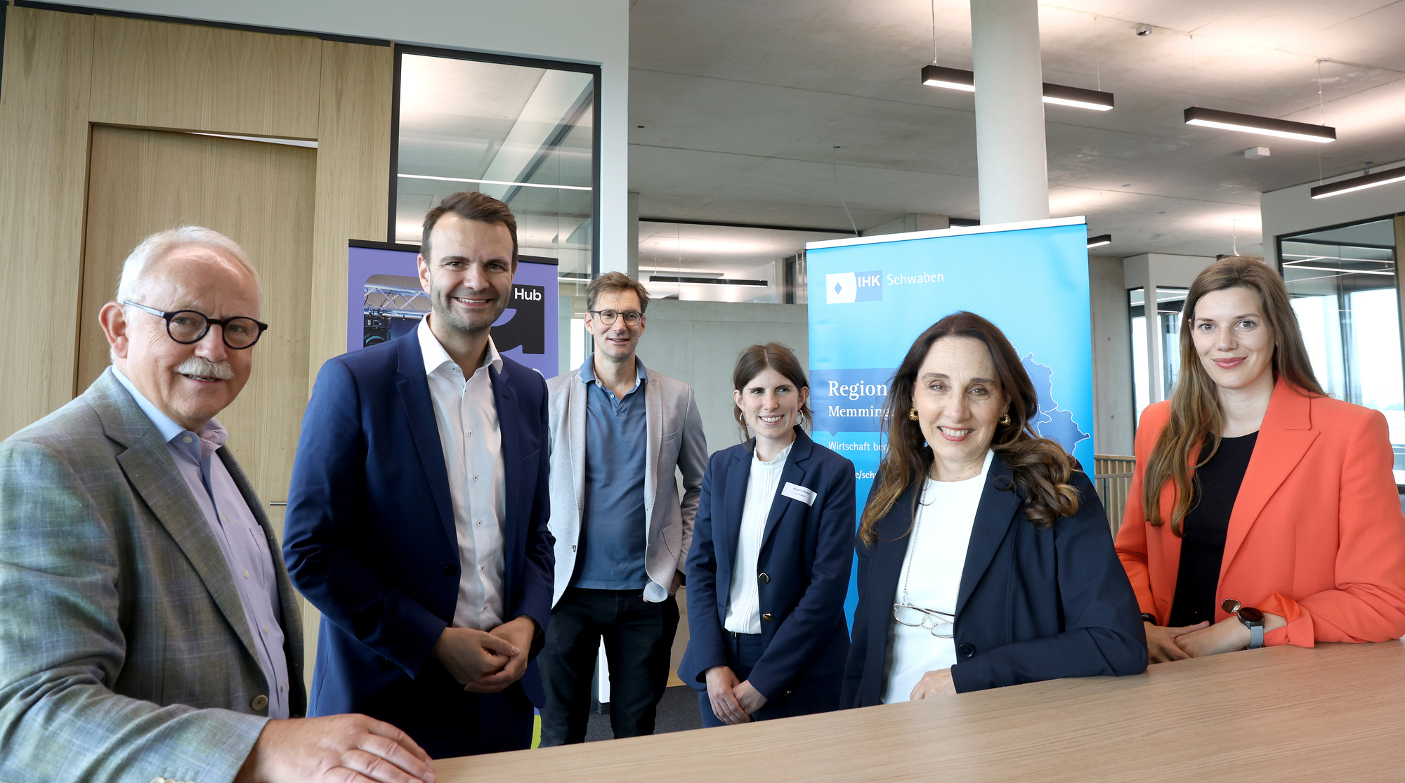 Ehrenvorsitzender Gerhard Pfeifer, MdB Dr. Florian Dorn, Dr. Stefan Lenz(Geschäftsführer GreenTech Hub), Annalena Haußer (IHK-Re