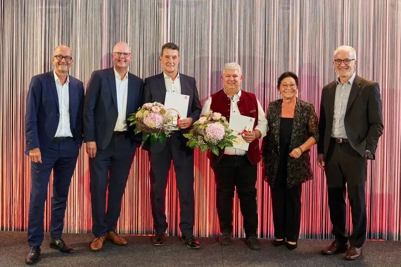 Seit 40 Jahren sind Winfried Kraus (Mitte links), Erich Pest (Mitte rechts), Wolfgang Aninger und Karlheinz Mayer (nicht auf dem