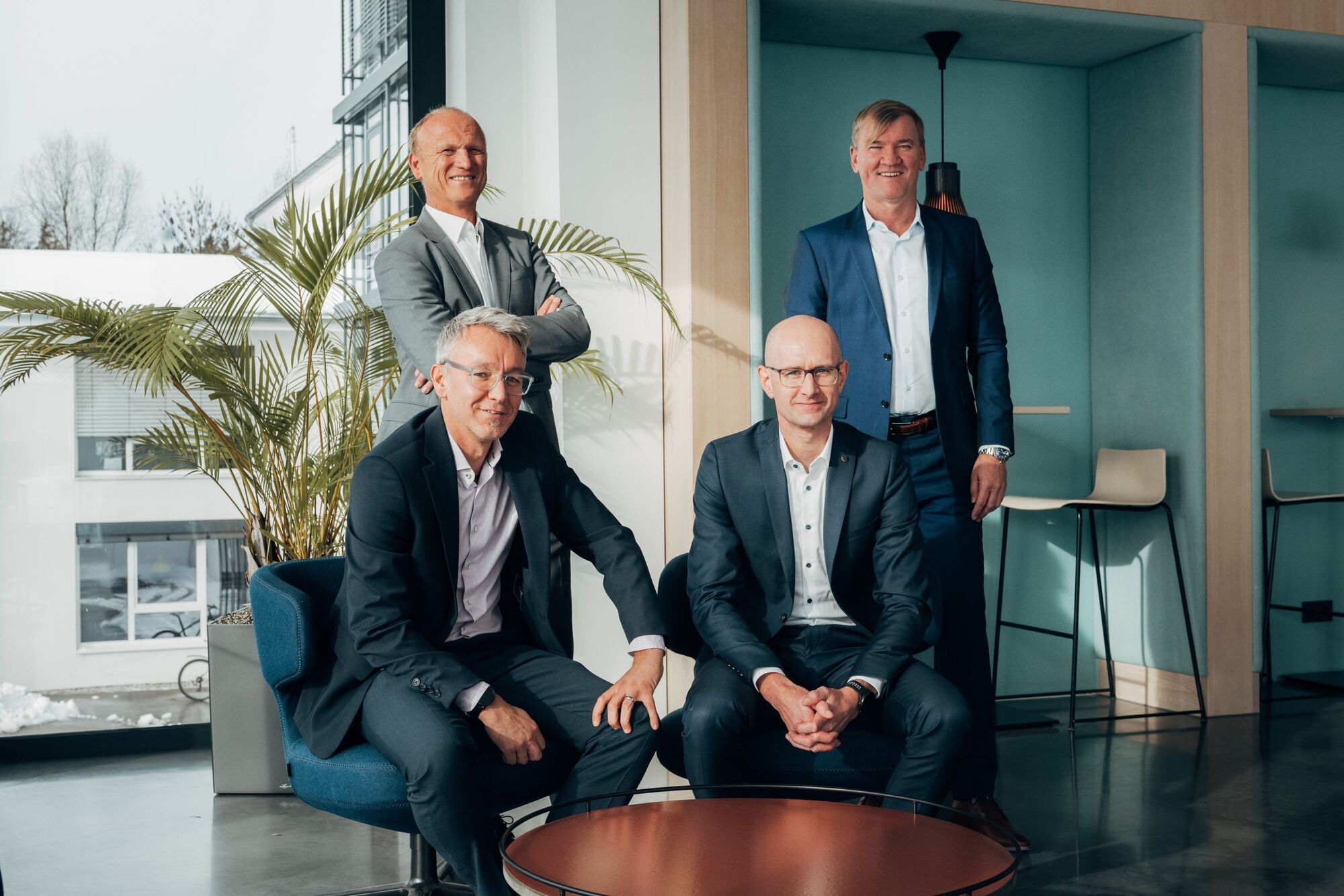 Hinten v.l.: Christian Skala und Joachim Skala (Gründer und Geschäftsführer). Vorn v.l.: Robert Ihler und Tim Stachel (Geschäftsführer Scaltel GmbH &amp; Co. KG). Foto: Scaltel