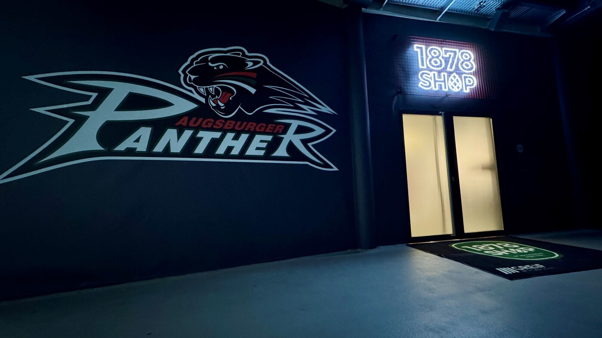 Der 1878 Shop im Curt-Frenzel-Stadion öffnet nach Modernisierung wieder seine Türen. Fotoquelle: Augsburger Panther Eishockey GmbH