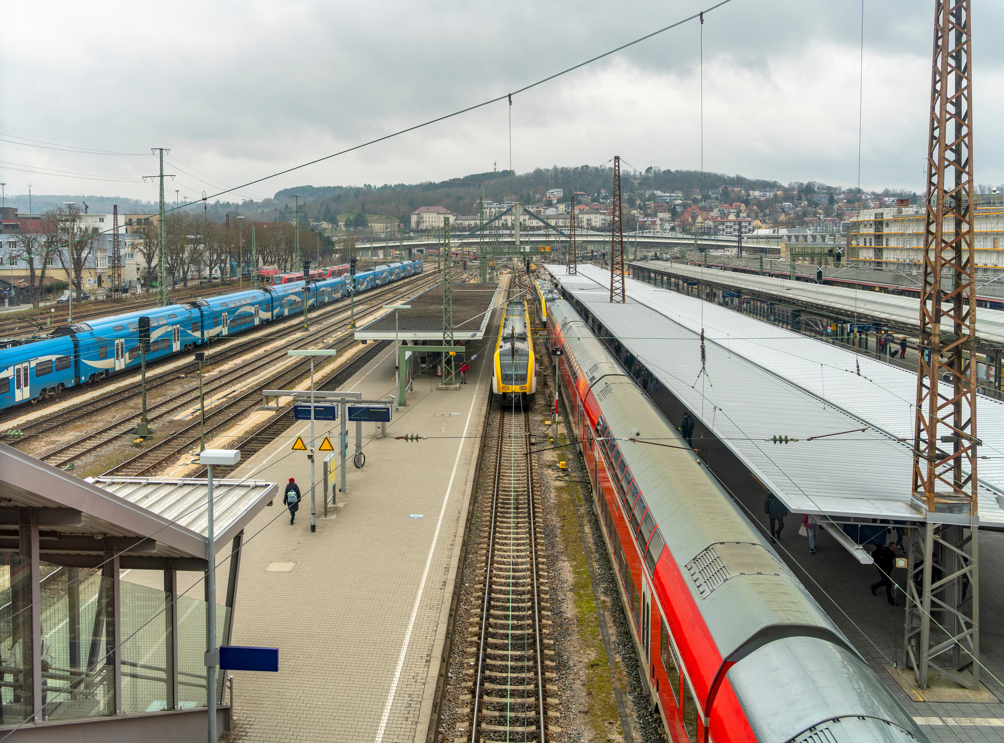 Der Ulmer Hauptbahnhof wird Anfang 2026 wegen Bauarbeiten komplett gesperrt. Foto: Adobe Stock/ PRILL Mediendesign