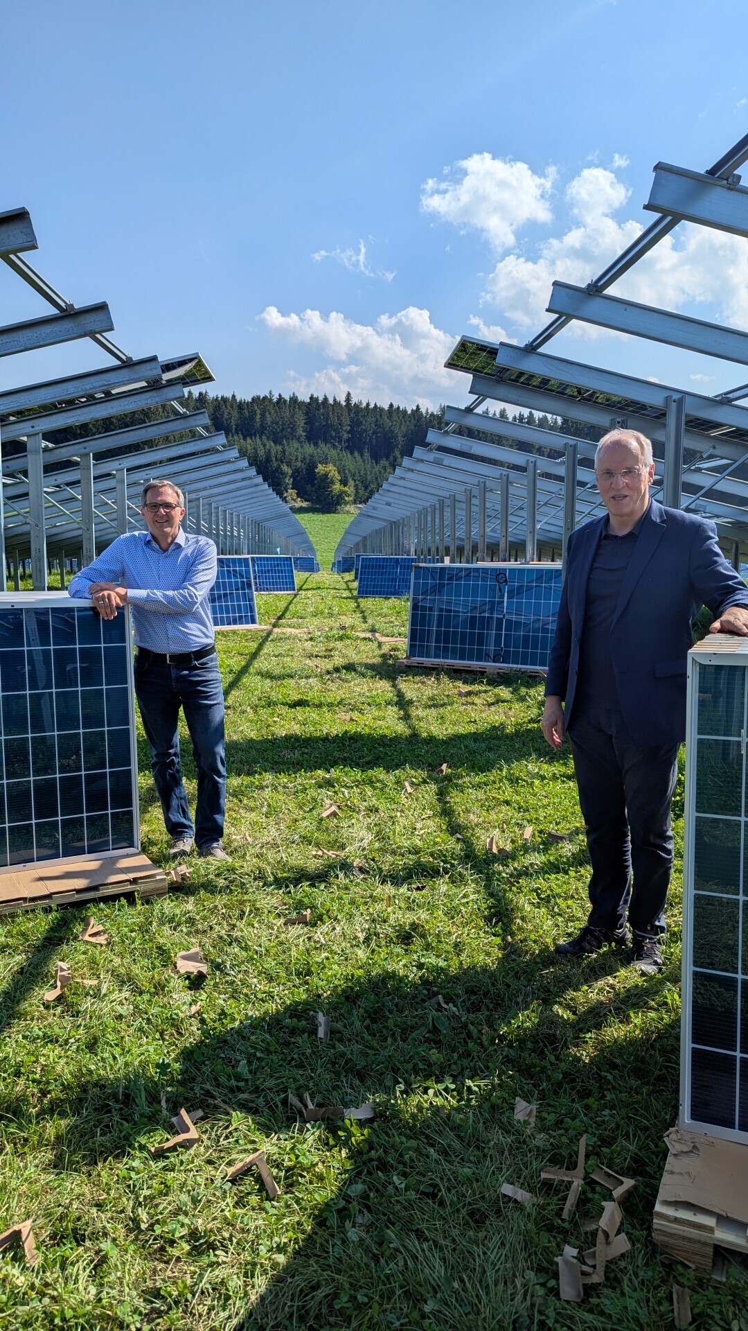 Von links: Bürgermeister Oliver Schill und VWEW-Geschäftsführer Stefan Fritz. Foto: Christoph Rothe / Stadt Kaufbeuren