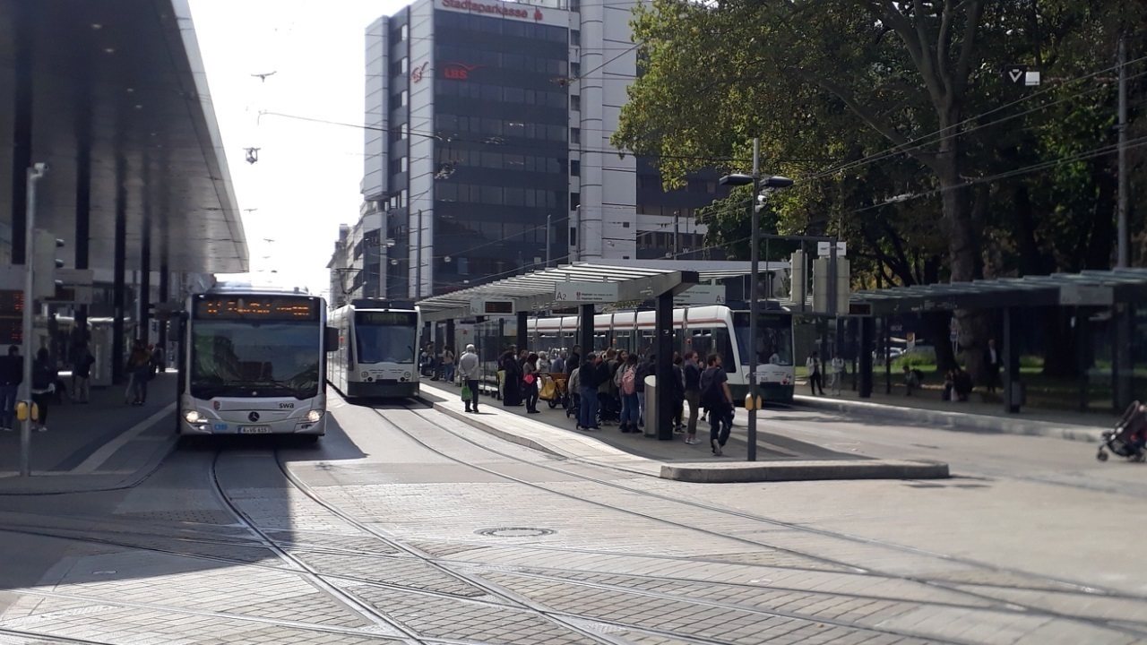 Die Stadtwerke Augsburg haben das Fahrgast-WLAN in Bussen und Straßenbahnen abgeschaltet. Foto: B4BSCHWABEN.de/ Michael Arnold