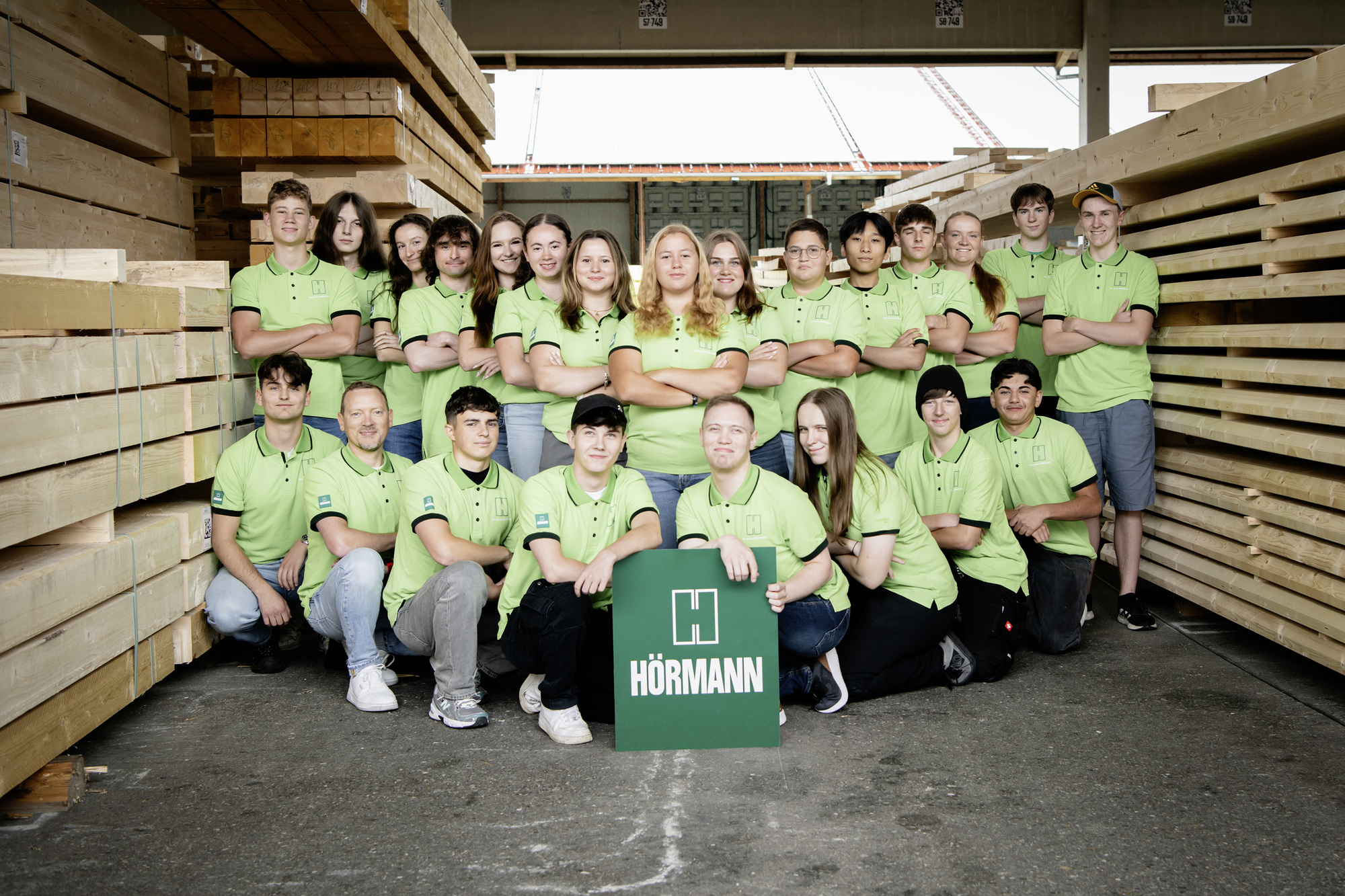 Gruppenbild der neuen Hörmann-Azubis 2025.