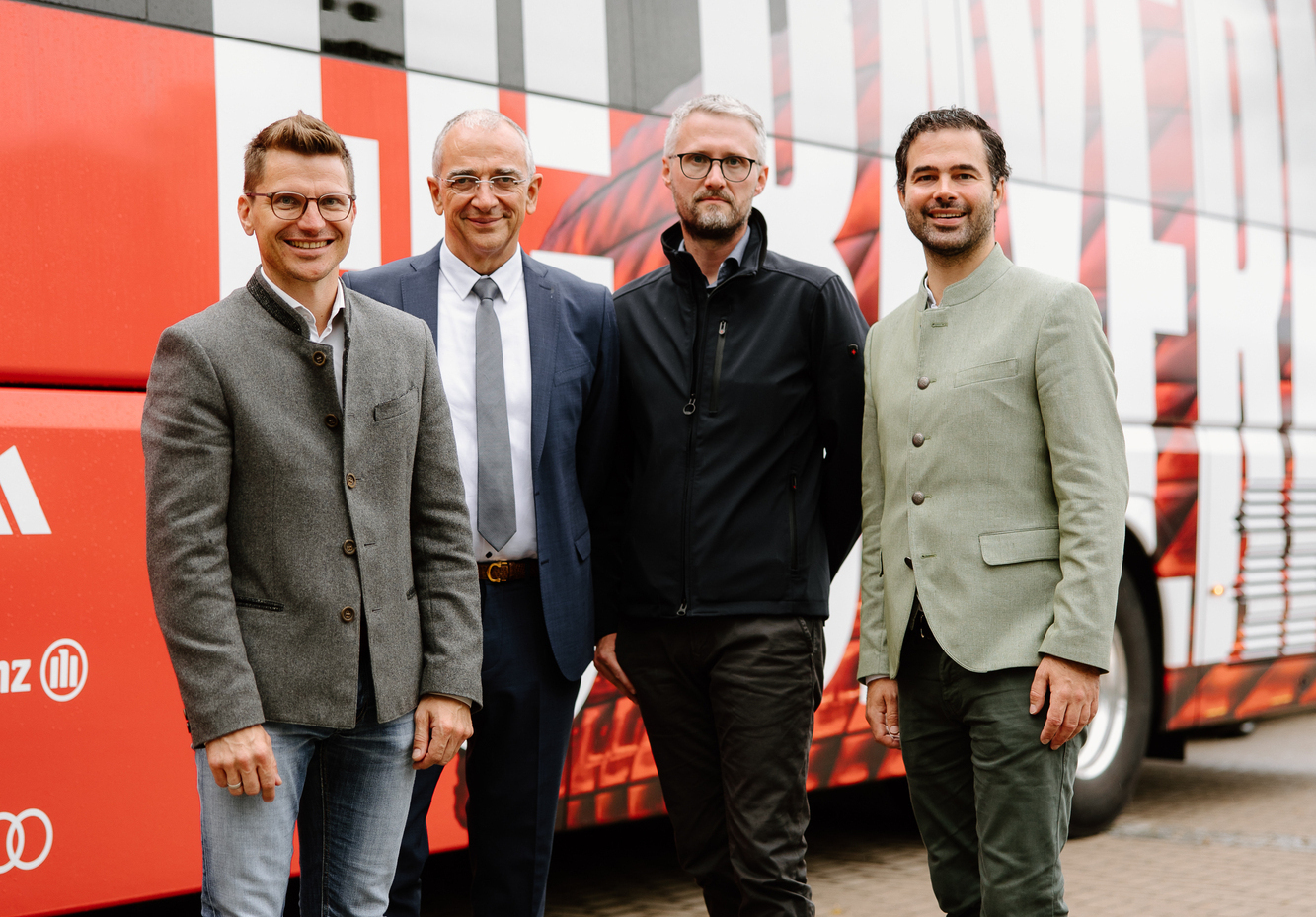 Von links: David Wittner, Oberbürgermeister der Stadt Nördlingen, Jürgen Mill (CEO), Christian Schrandt (COO), Jens Krüger, Gesellschafter. Foto: Kiel / Kathy Hennig