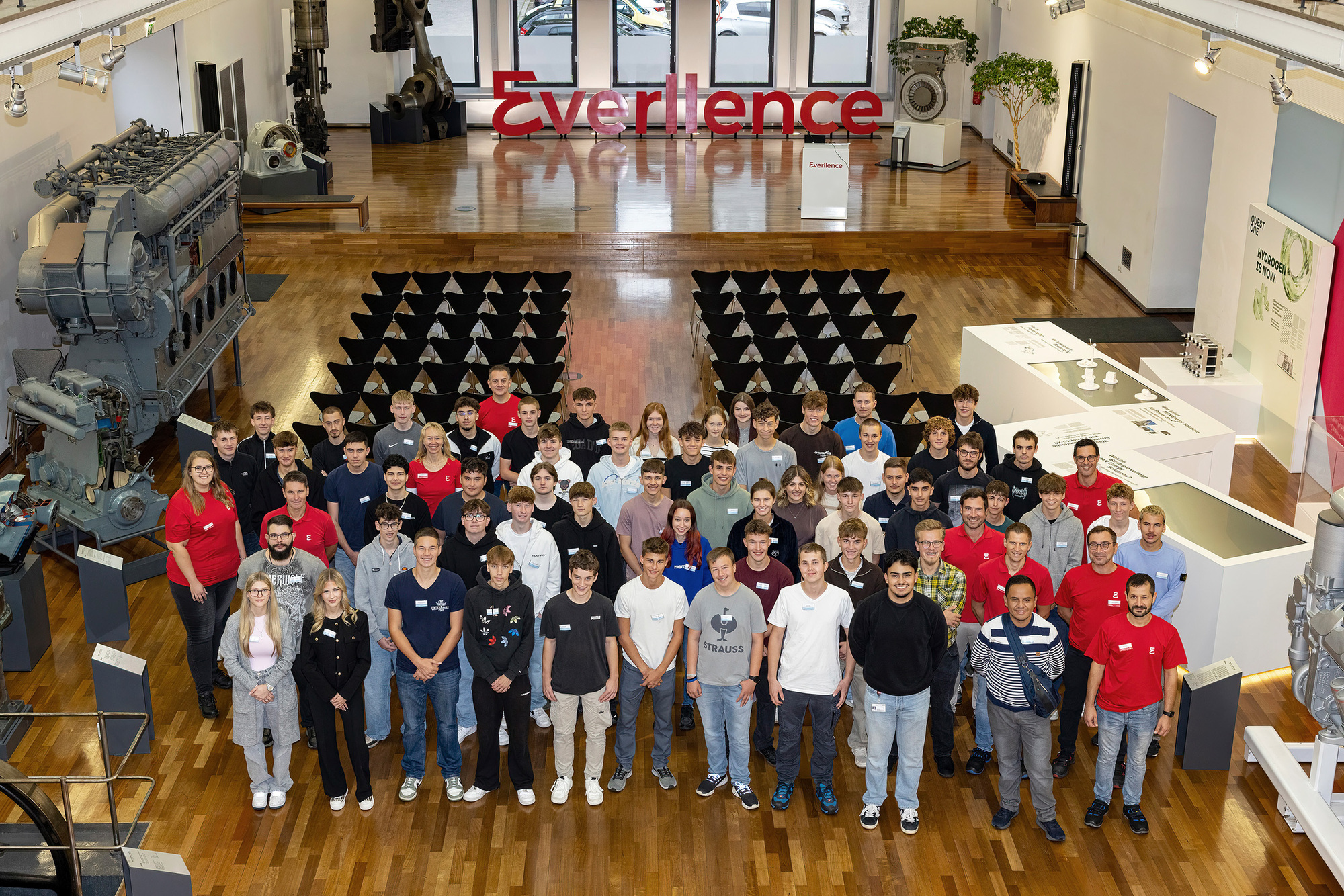 60 Nachwuchskräfte starten 2025 eine Ausbildung oder duales Studium bei Everllence in Augsburg. Fotoquelle: Norbert Liesz