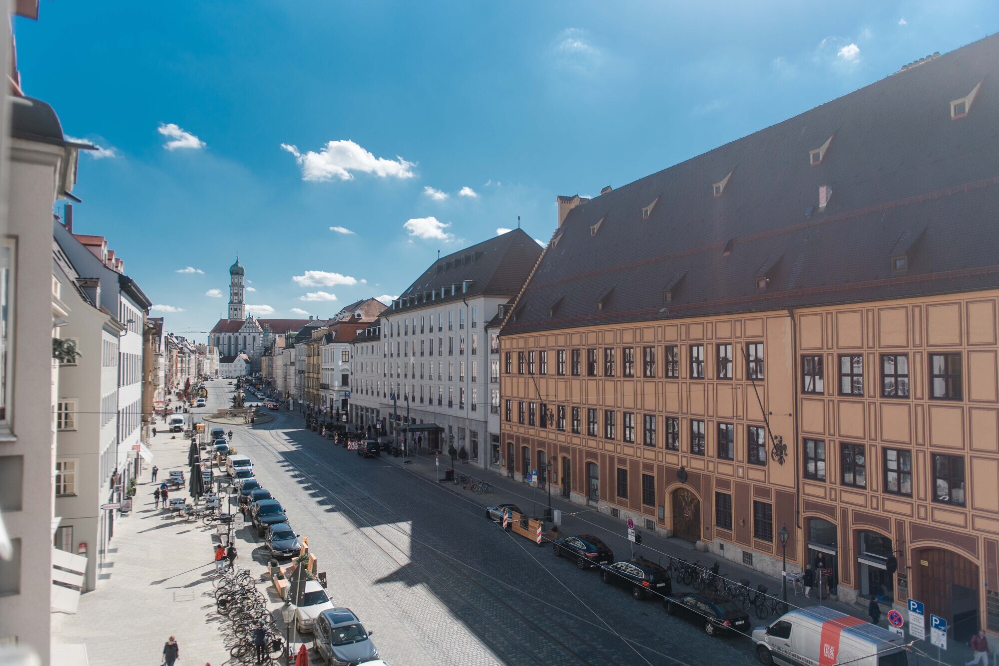 Heart Advertising ist im Herzen von Augsburg angesiedelt: der Maximilianstraße. Foto: Heart Advertising