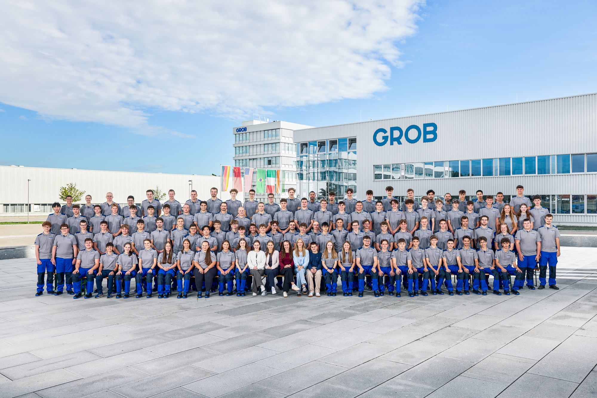 Die Grob Werke haben zum Ausbildungsstart 2025 109 Auszubildende im Hauptsitz Mindelheim begrüßt. Foto: Grob